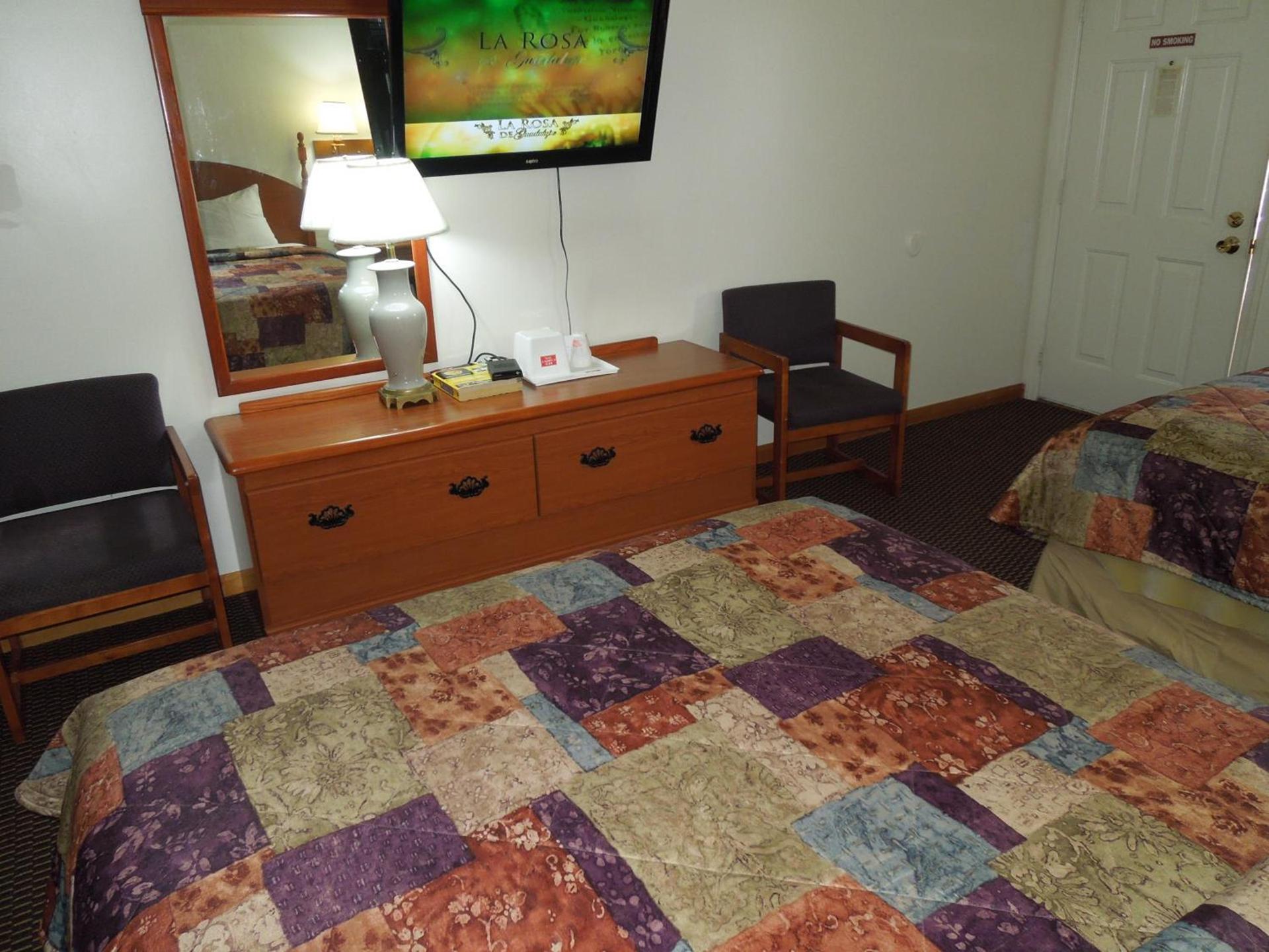 Red Carpet Inn Ronks photo 25