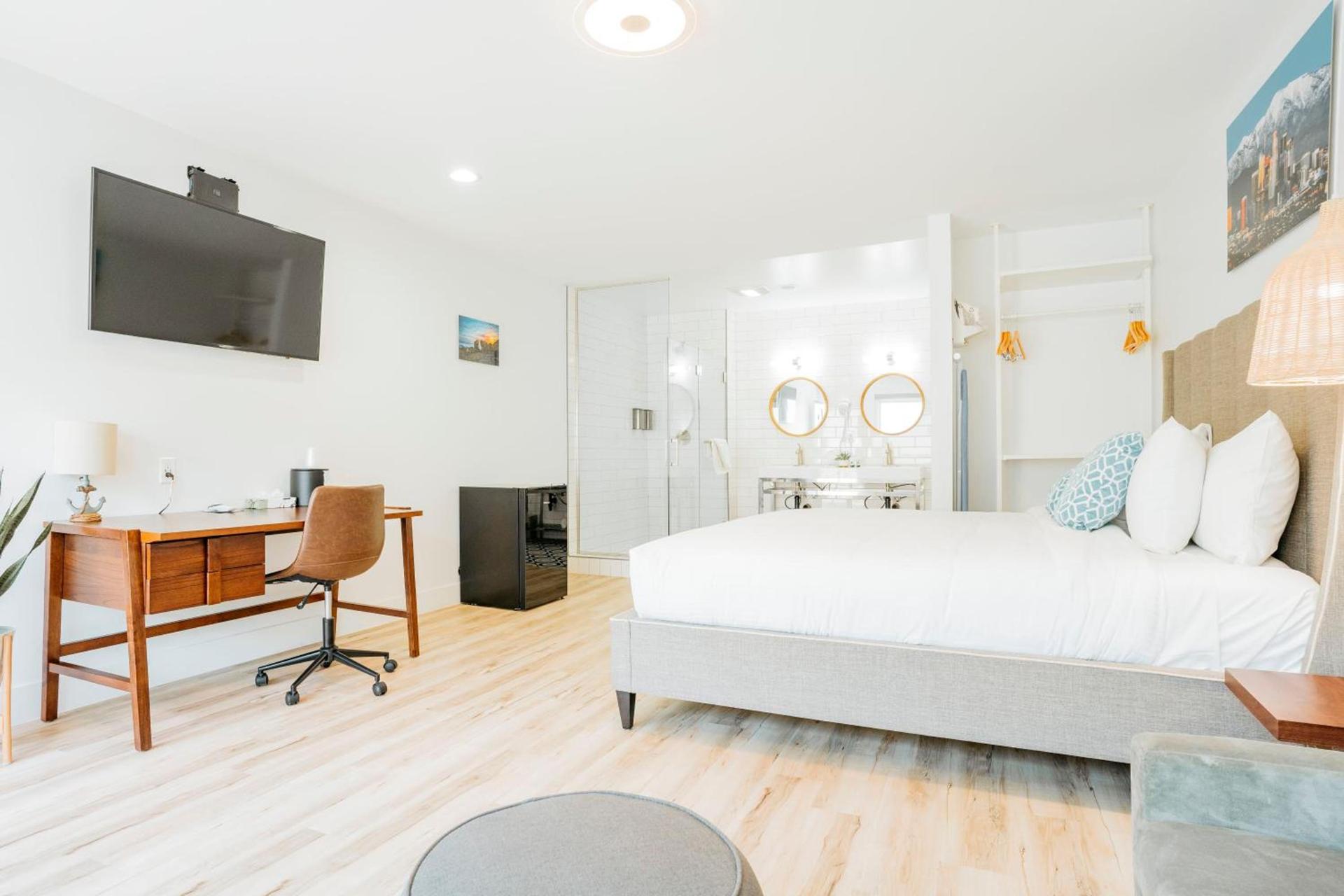 The Belmont Shore Inn photo 52