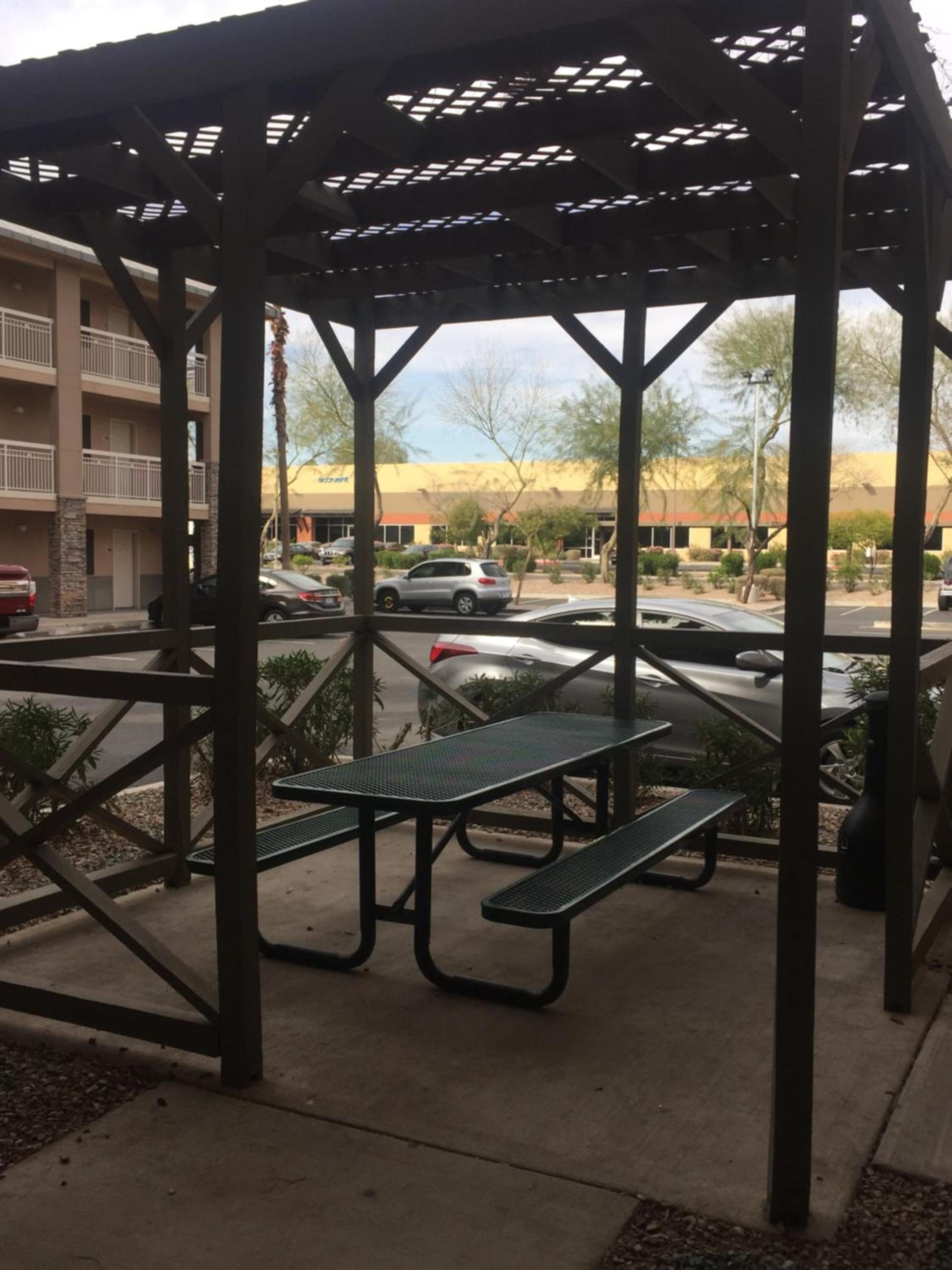 InTown Suites Extended Stay Phoenix AZ - West photo 4