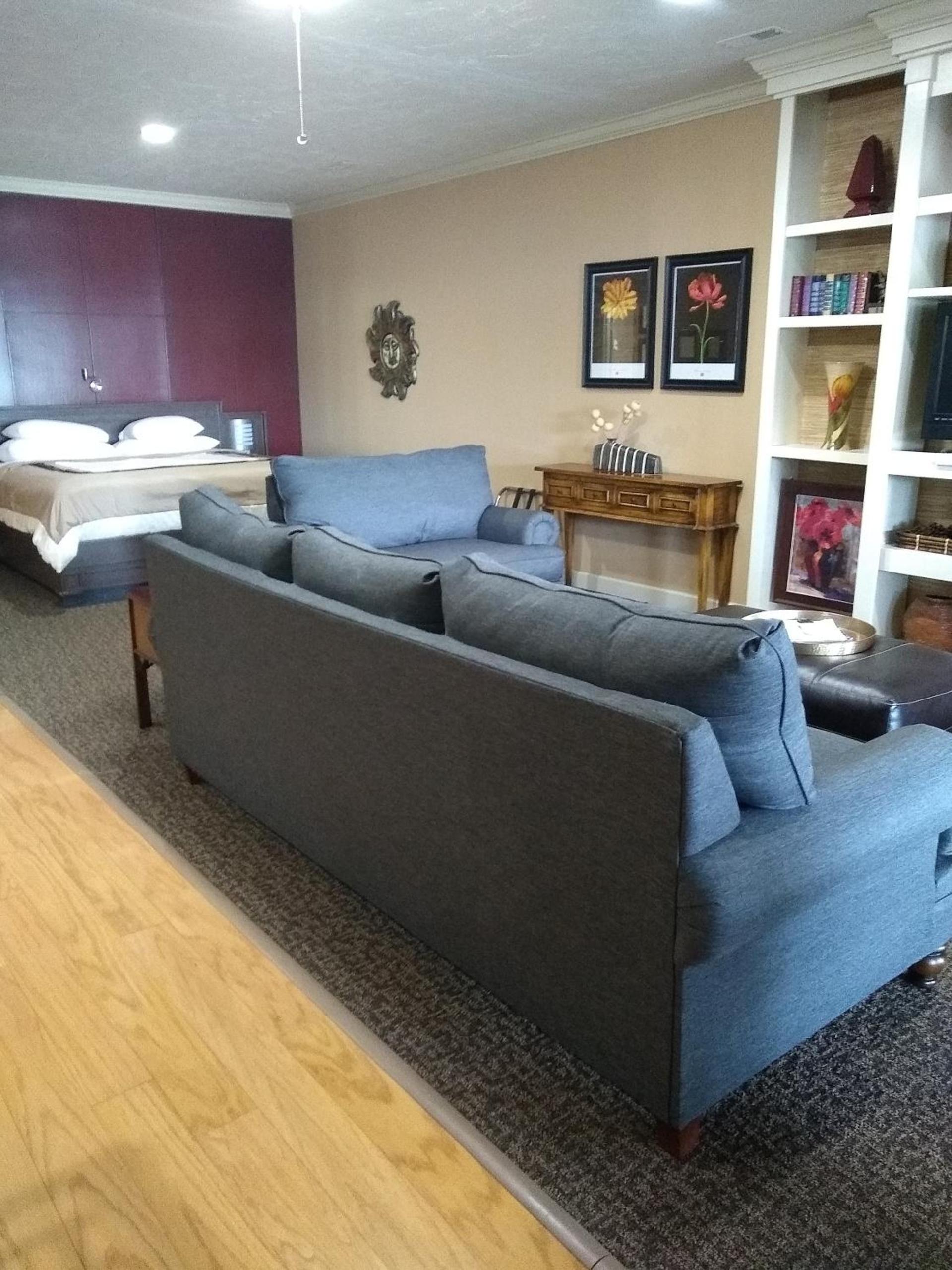 Southern Comfort Suites photo 13