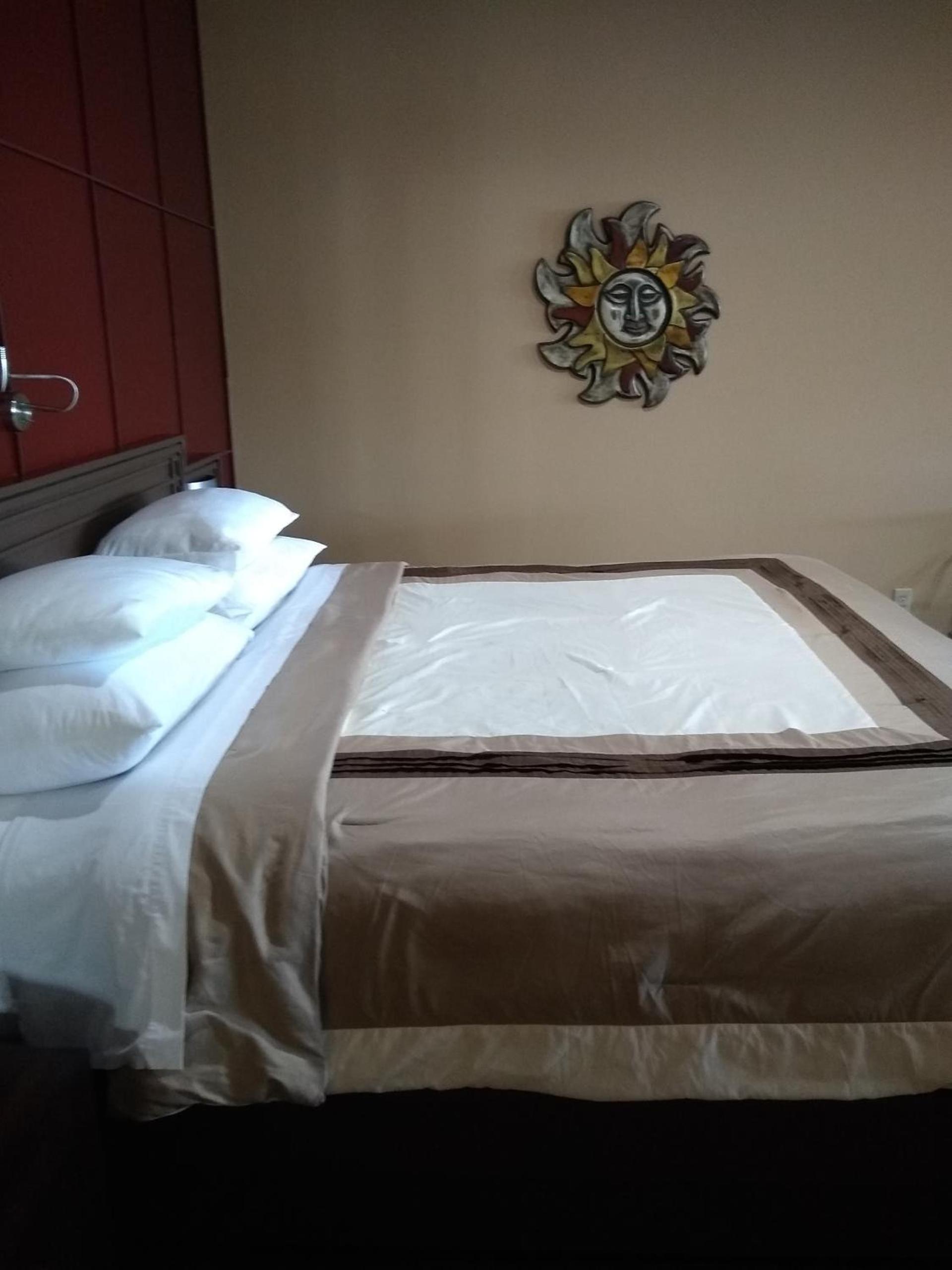 Southern Comfort Suites photo 12