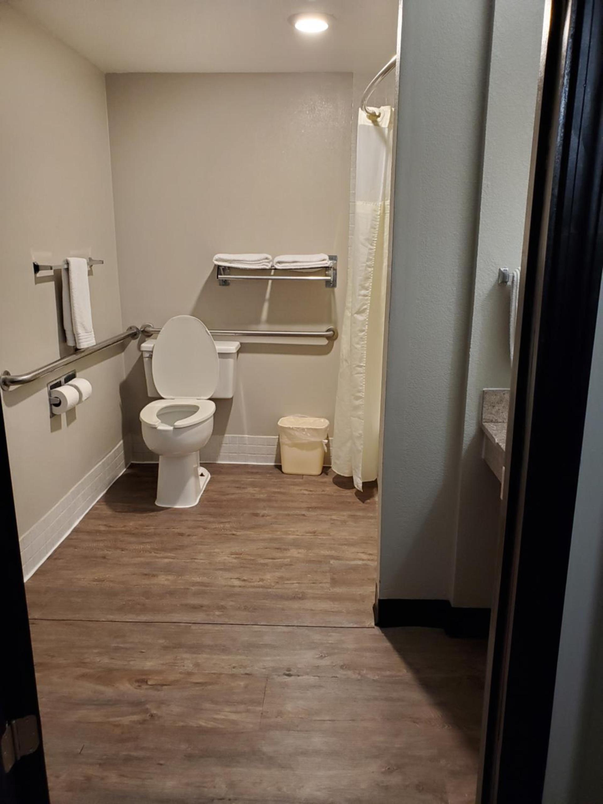 Araamda Inn photo 17
