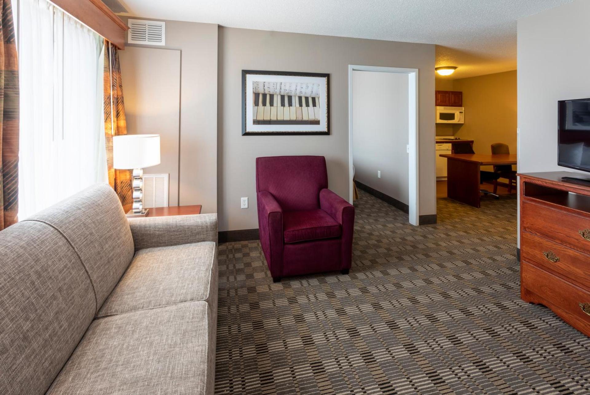 GrandStay Hotel & Suites Ames photo 23