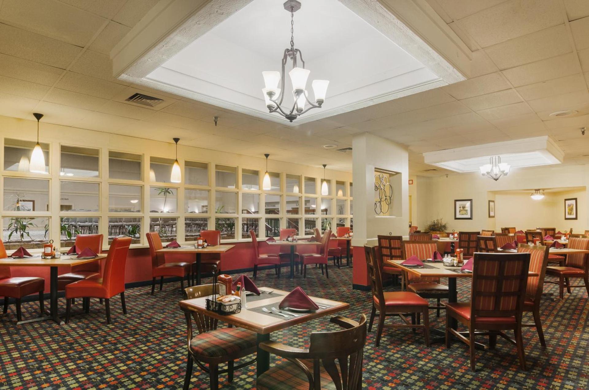 Red Lion Hotel Cheyenne photo 11