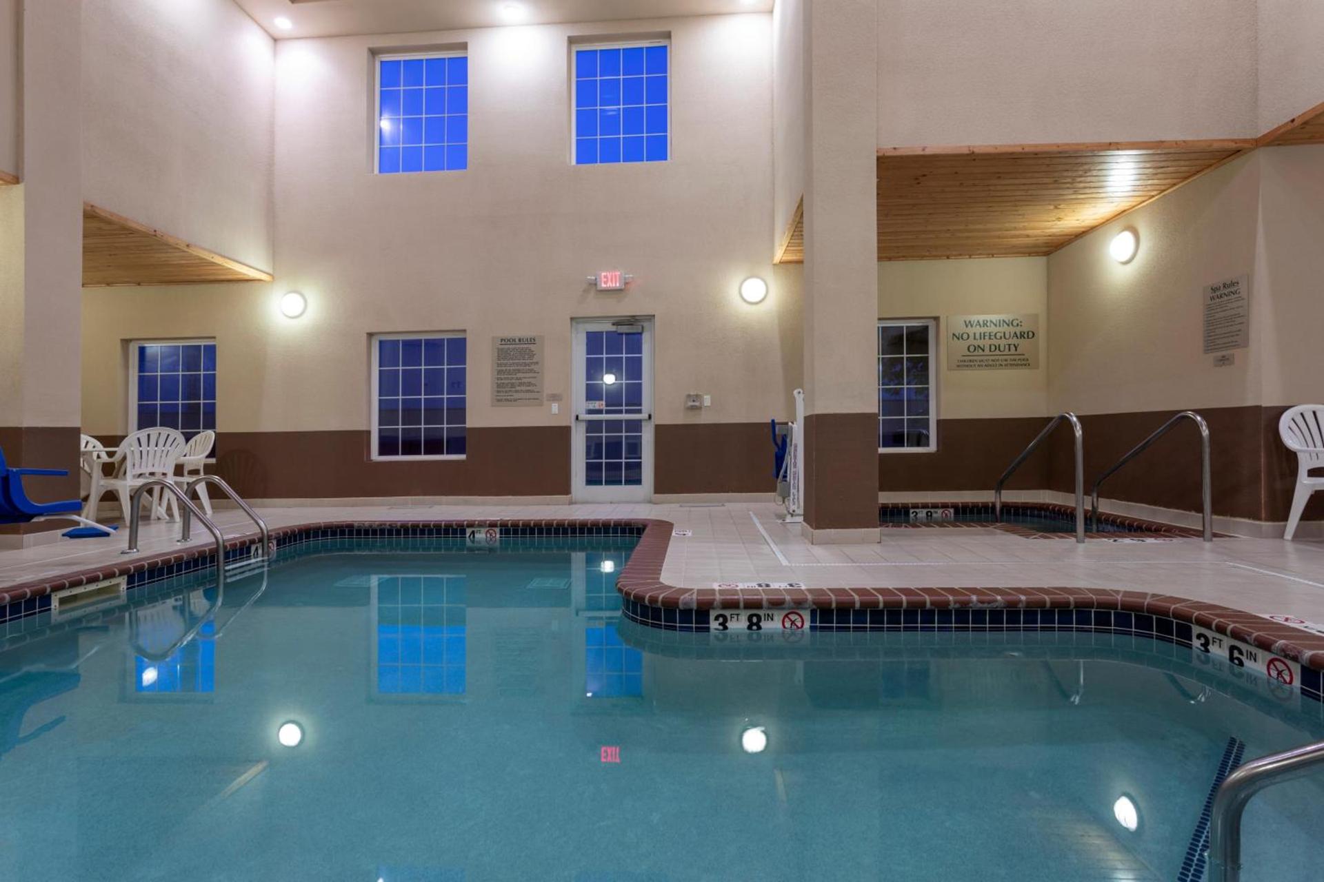 GrandStay Hotel & Suites Ames photo 22