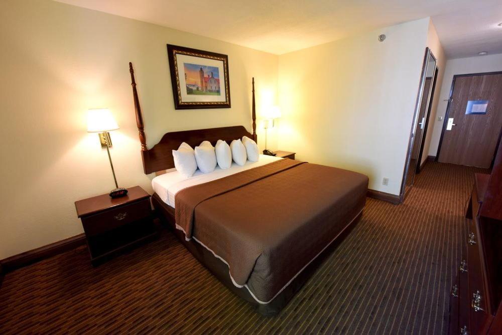 Bayside Hotel of Mackinac photo 3