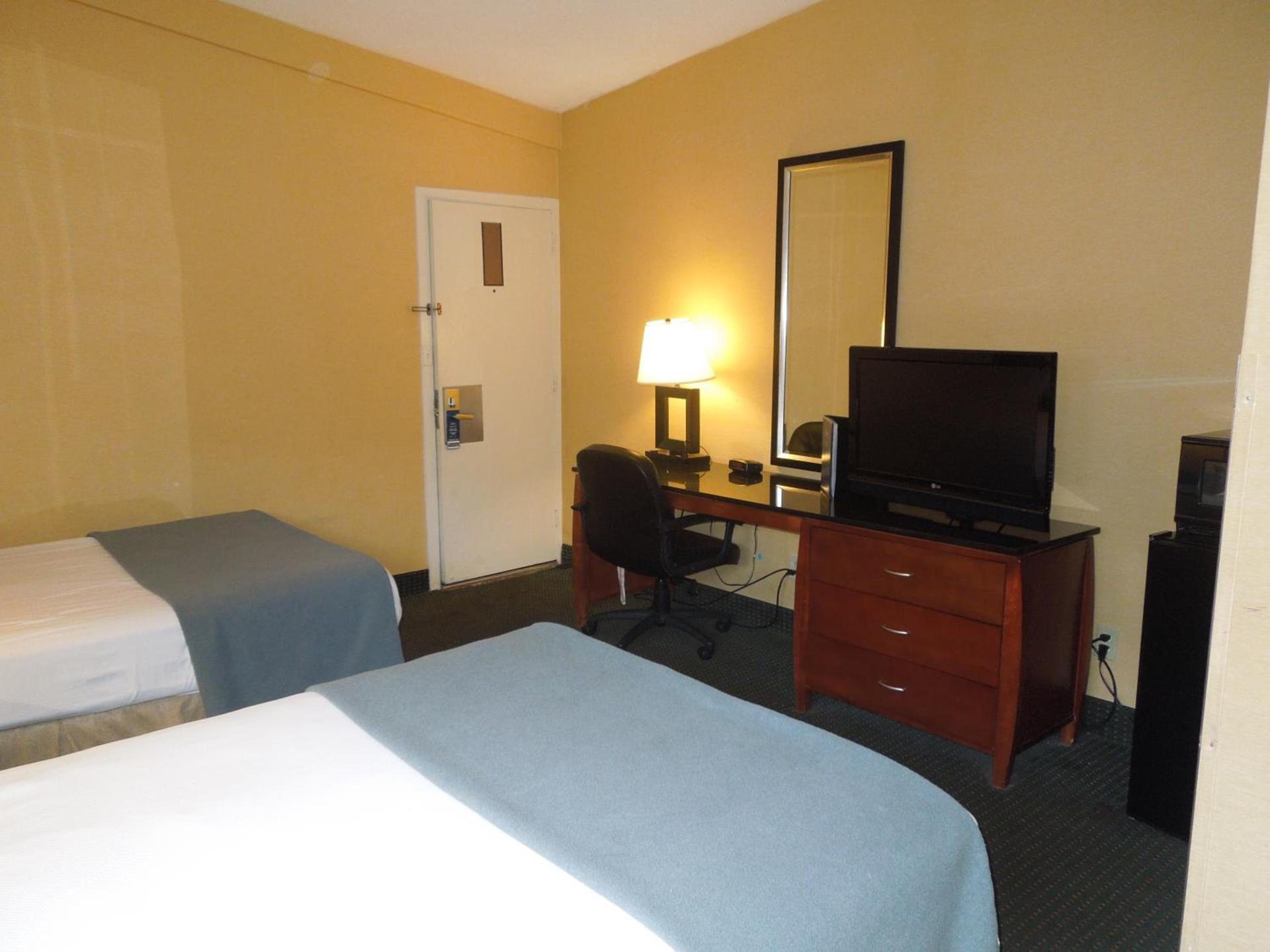 Travelodge by Wyndham Silver Spring photo 18