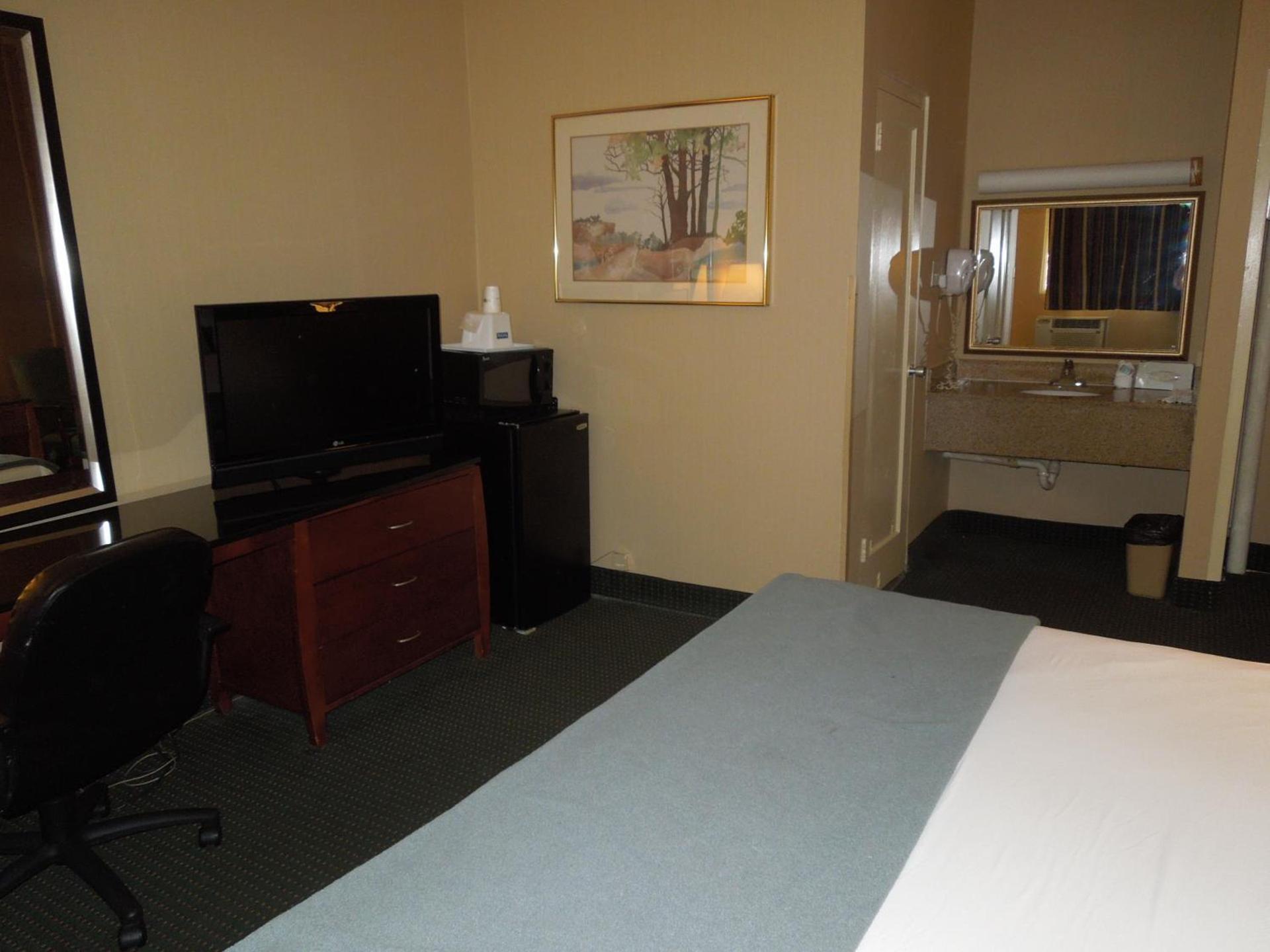 Travelodge by Wyndham Silver Spring photo 26