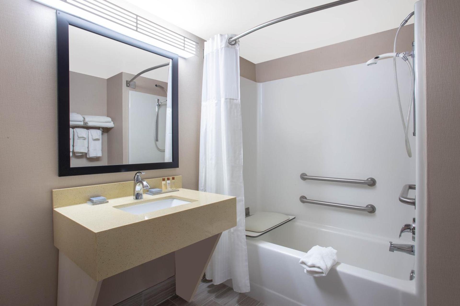 Wingate by Wyndham Indianapolis Airport Plainfield photo 14