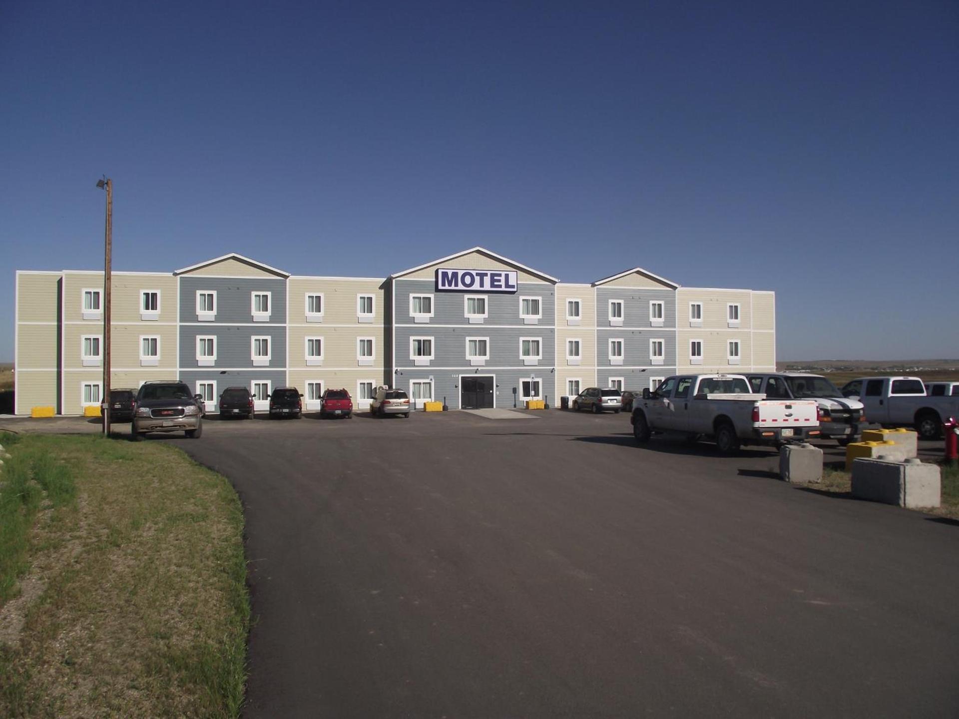 Ramada by Wyndham Williston photo 4