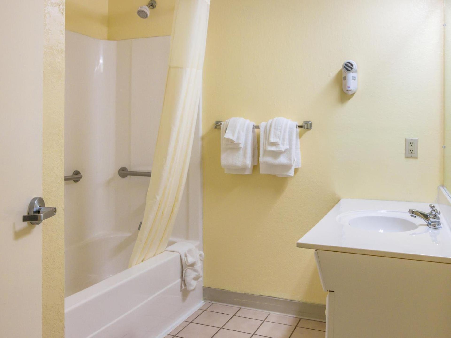 Americas Best Value Inn - Clayton photo 4