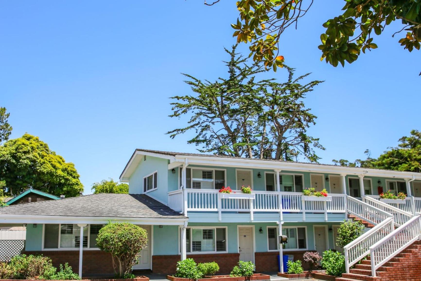 Bluebird Inn photo 7