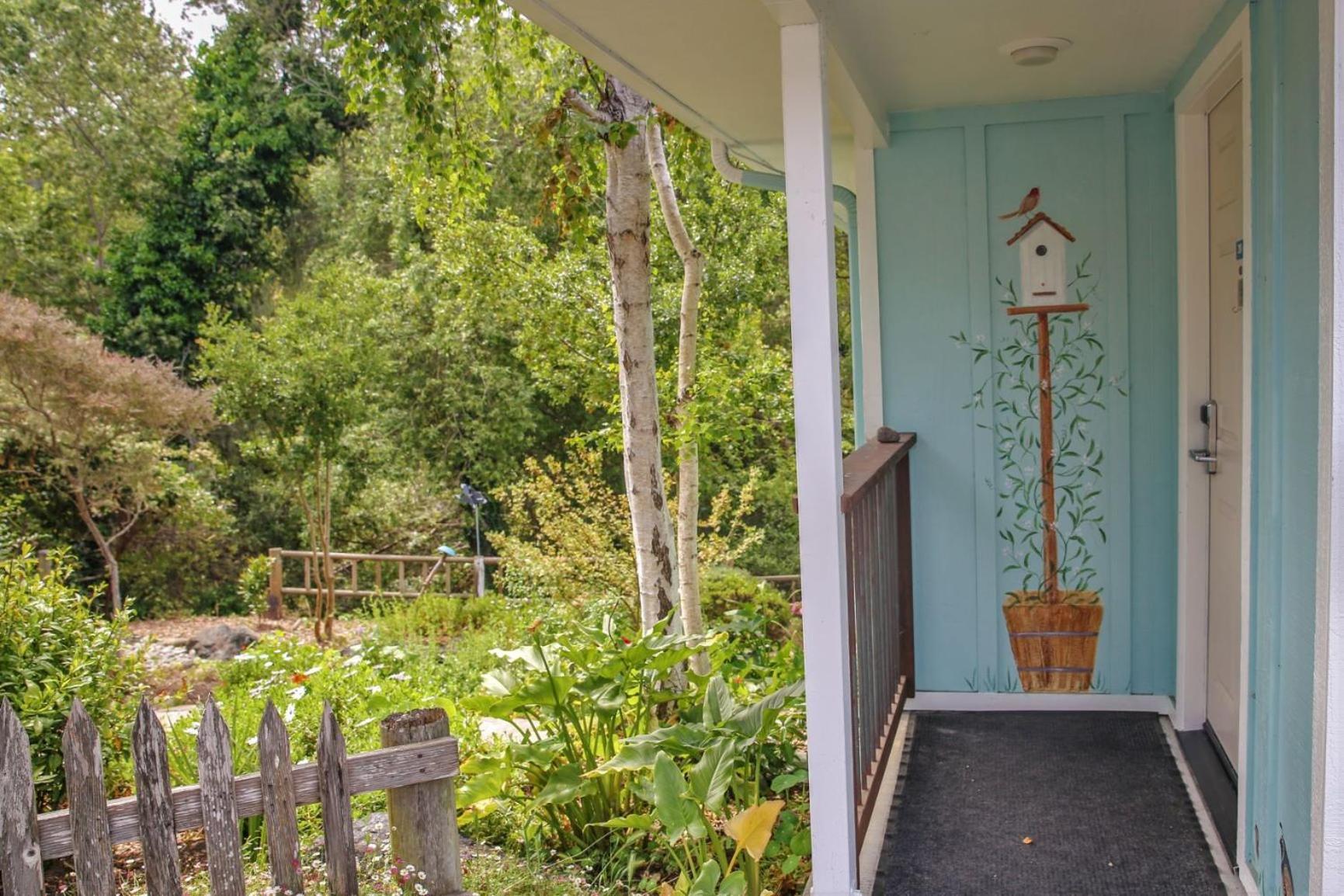 Bluebird Inn photo 14