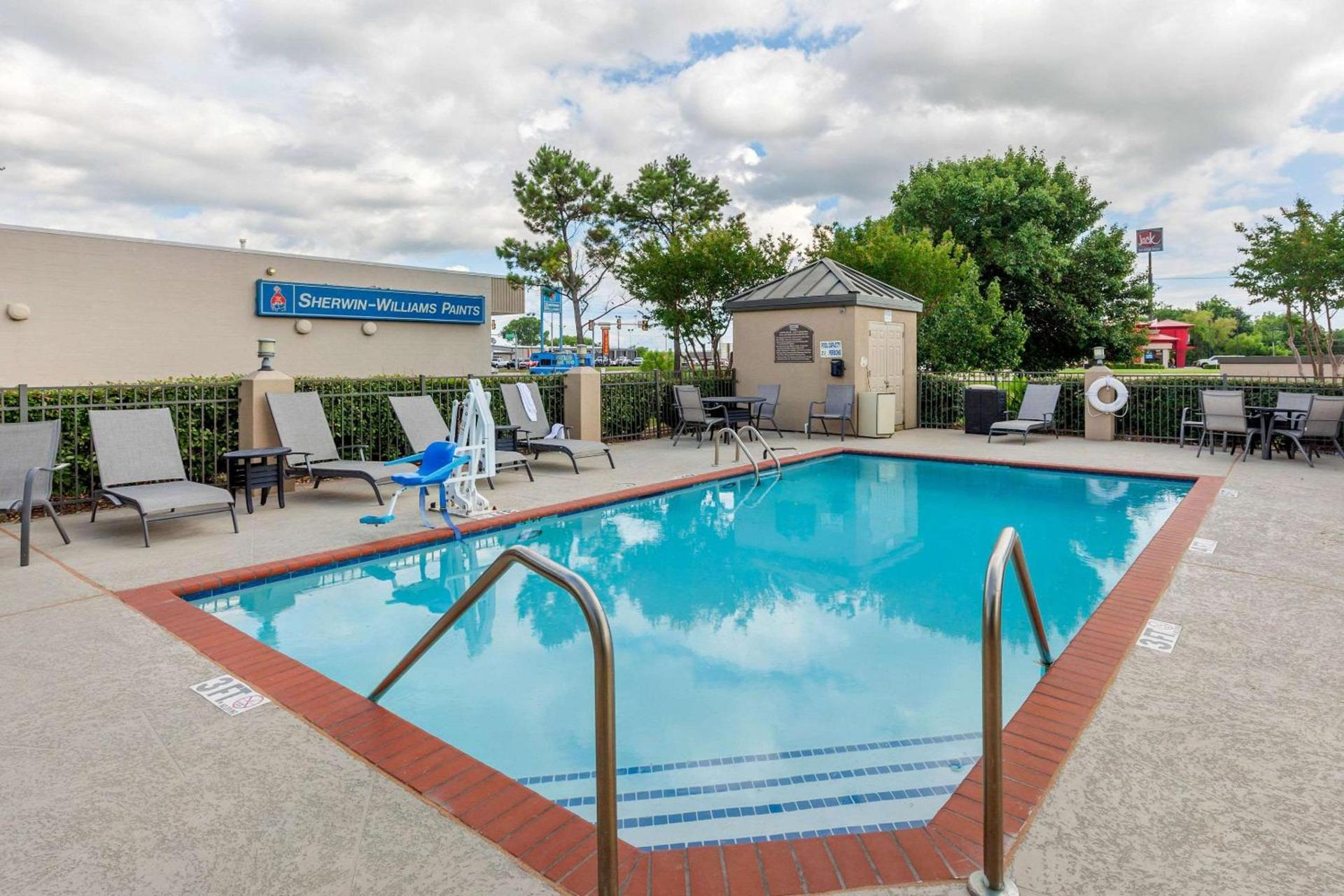 Quality Inn & Suites Durant photo 2