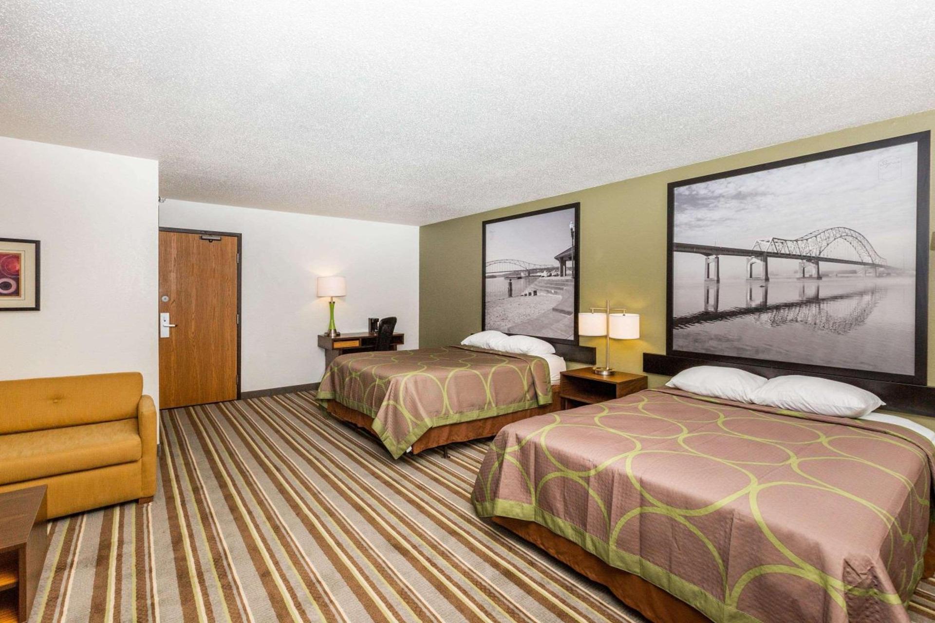 Super 8 by Wyndham Storm Lake photo 9