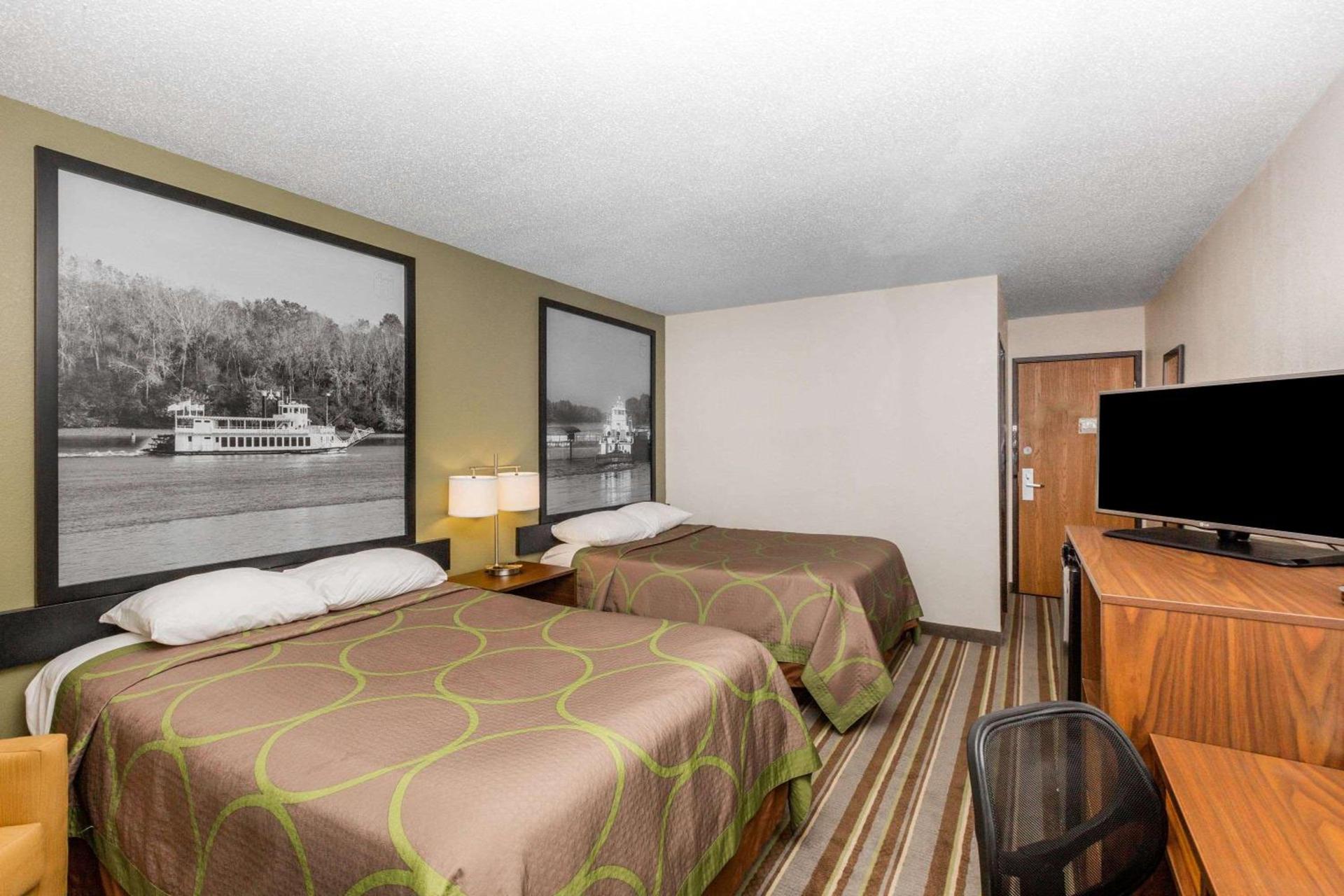 Super 8 by Wyndham Storm Lake photo 8