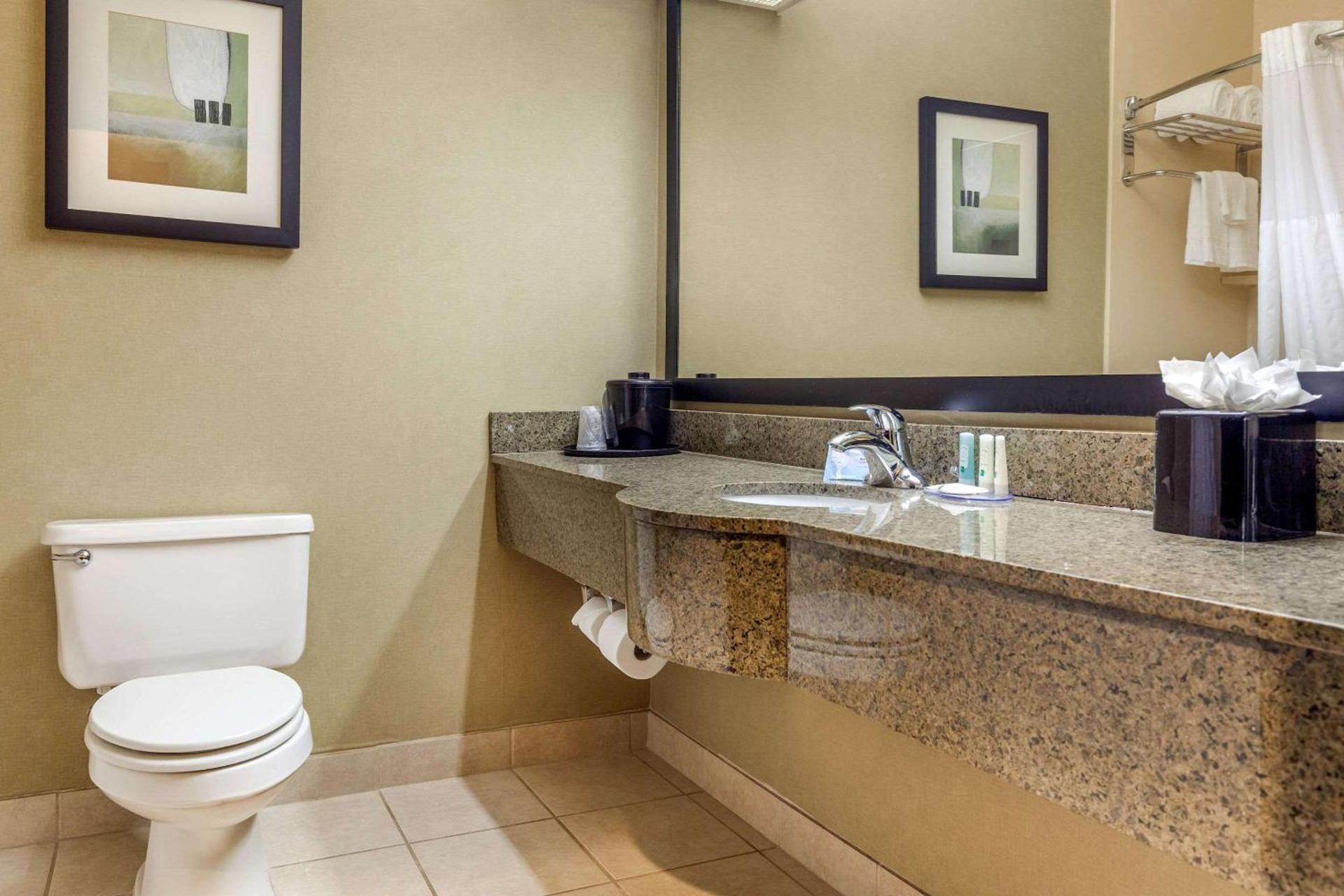 Quality Inn & Suites Durant photo 15