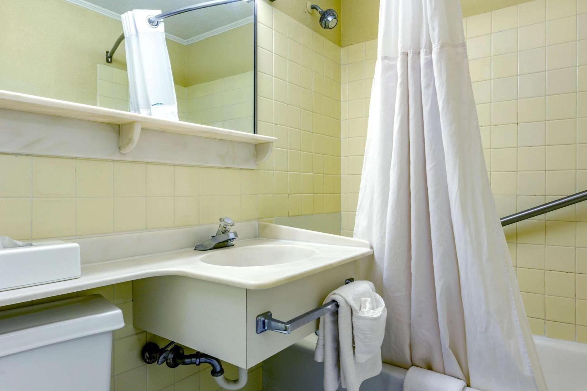 Inn at Lebanon - Hershey & Manheim area photo 38