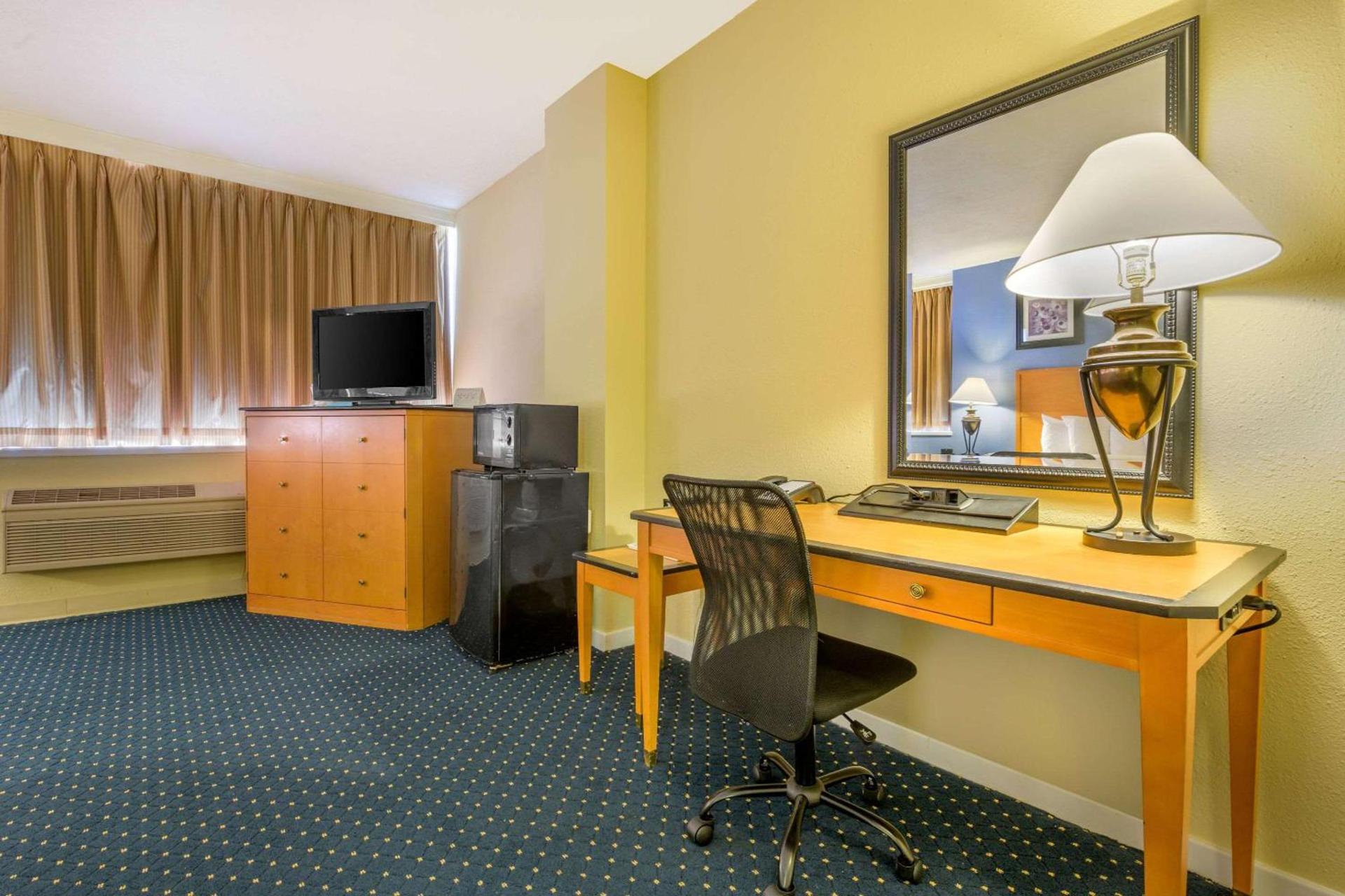 Inn at Lebanon - Hershey & Manheim area photo 35