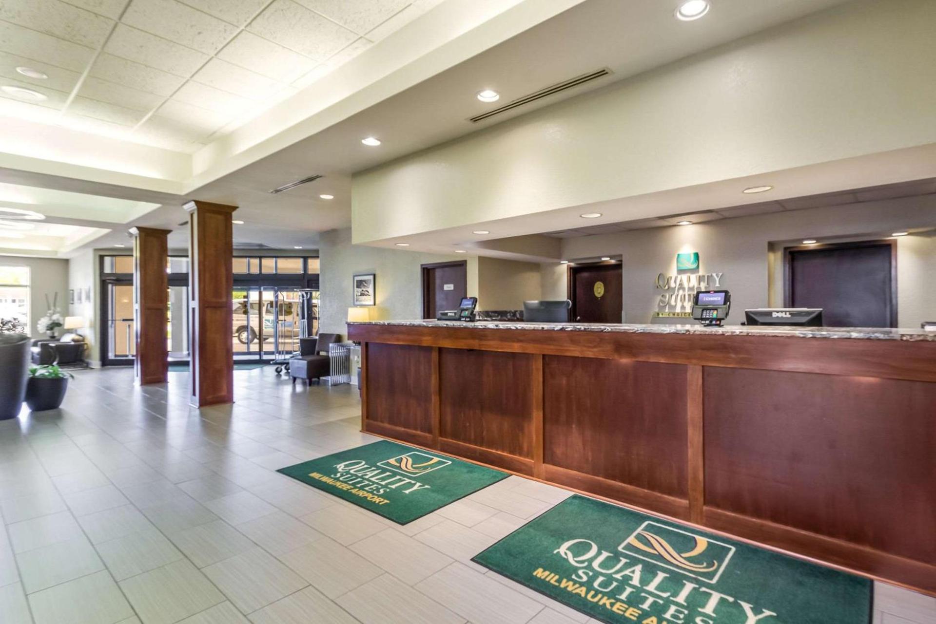 Quality Suites Milwaukee Airport photo 4