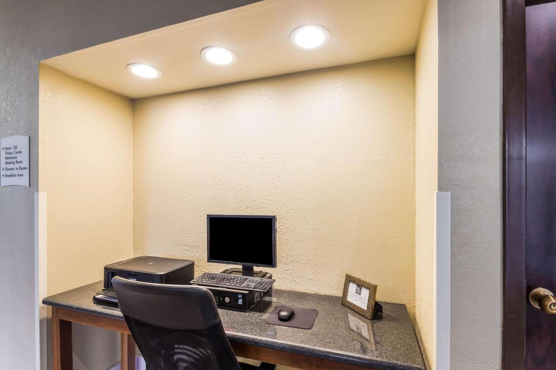 Quality Suites Milwaukee Airport photo 22