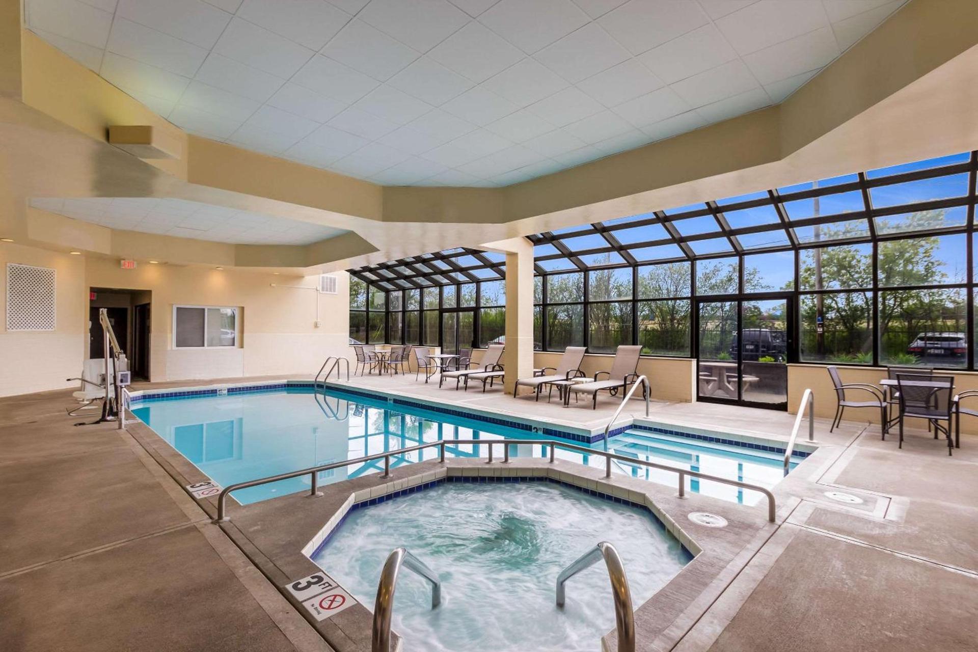 Quality Suites Milwaukee Airport photo 20