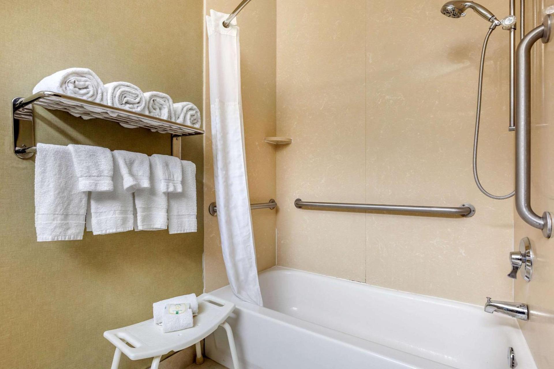 Quality Inn & Suites Durant photo 17