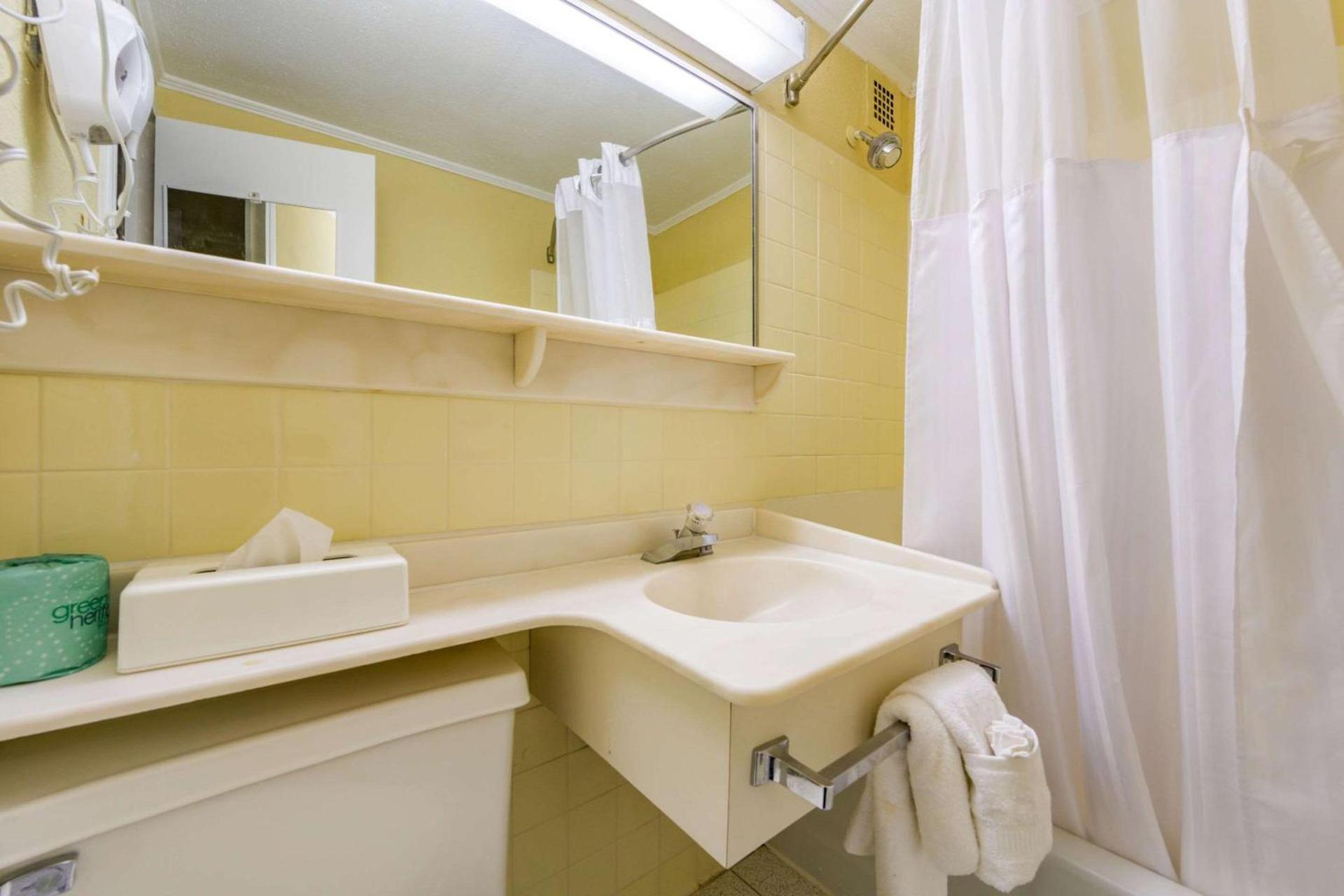 Inn at Lebanon - Hershey & Manheim area photo 29