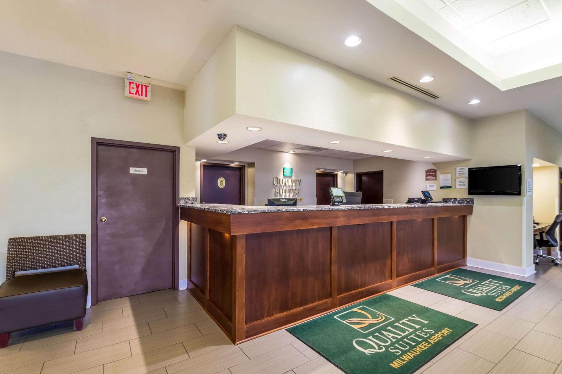 Quality Suites Milwaukee Airport photo 3