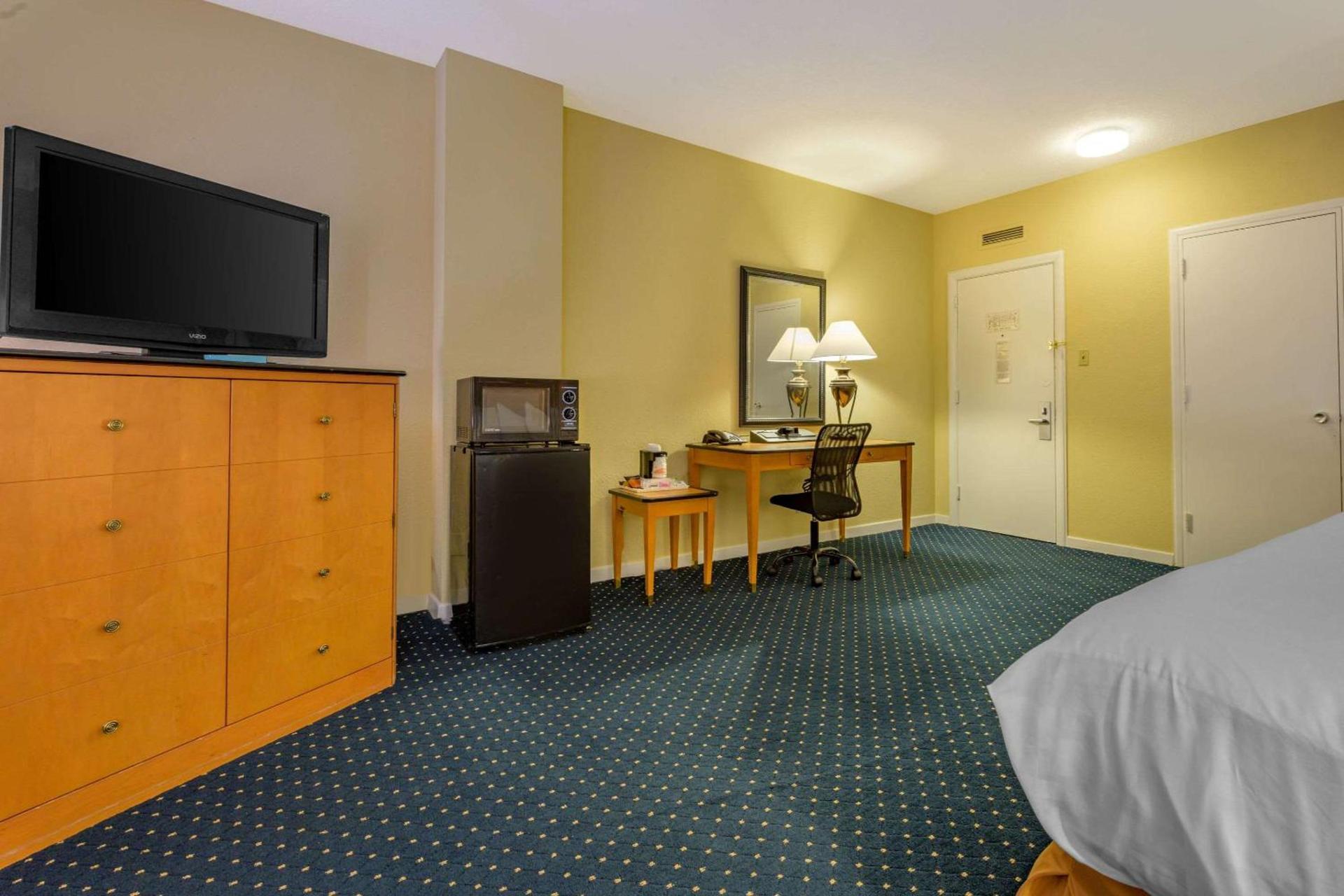 Inn at Lebanon - Hershey & Manheim area photo 18