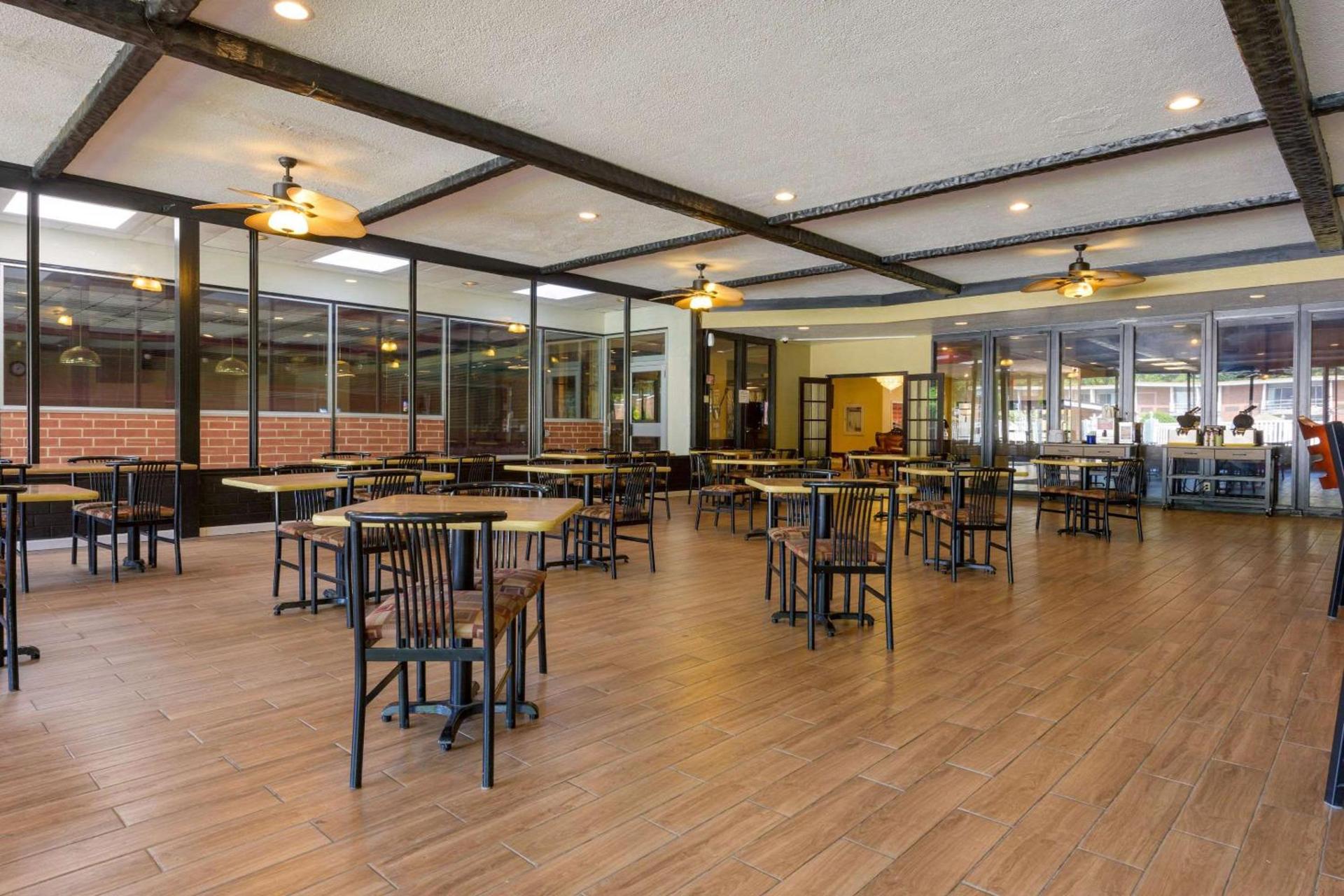 Inn at Lebanon - Hershey & Manheim area photo 7