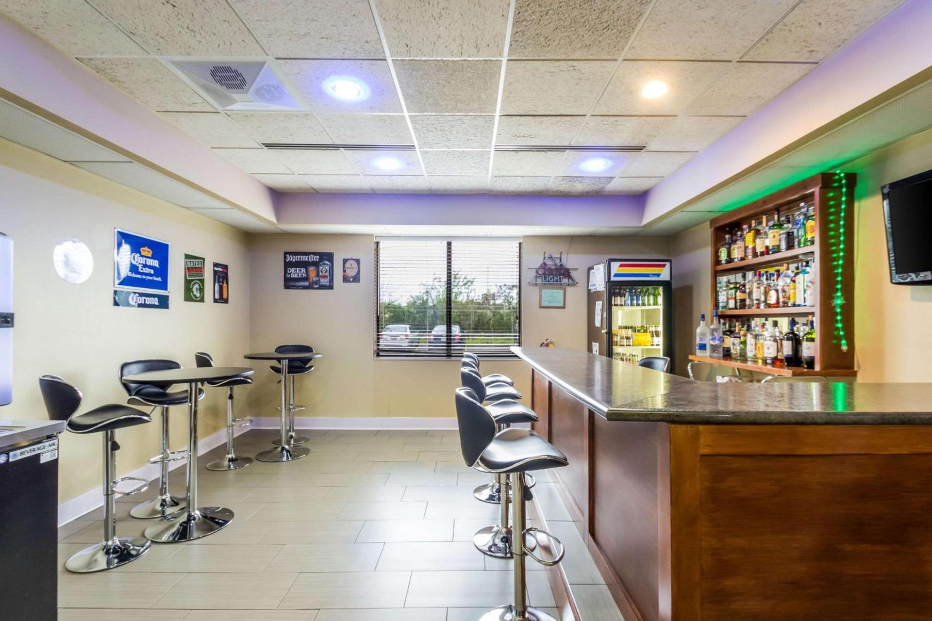 Quality Suites Milwaukee Airport photo 25
