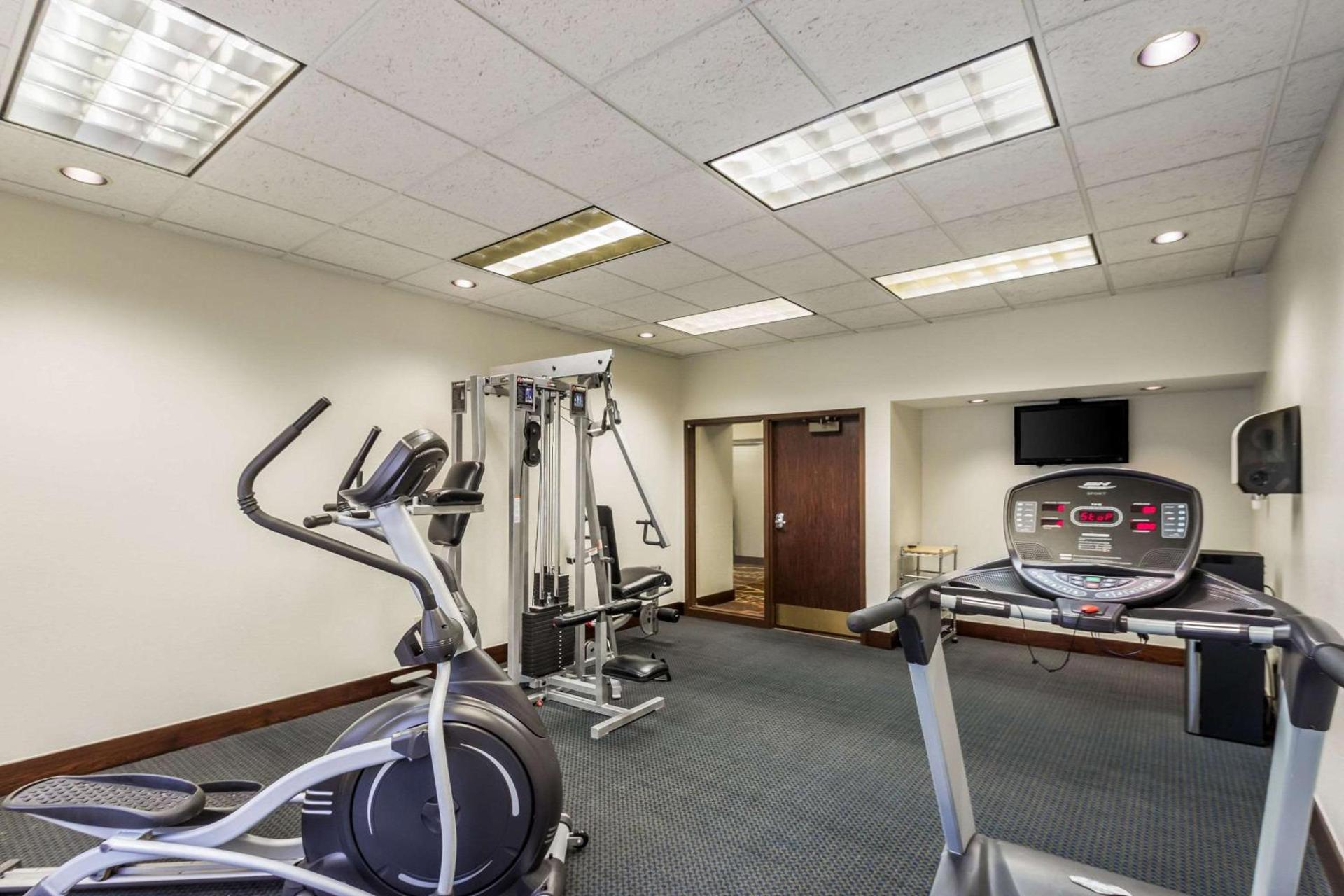 Quality Suites Milwaukee Airport photo 21