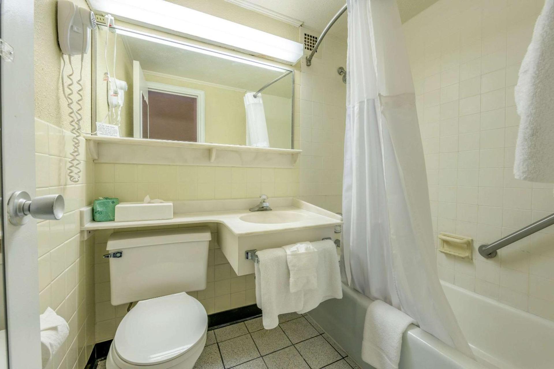 Inn at Lebanon - Hershey & Manheim area photo 17