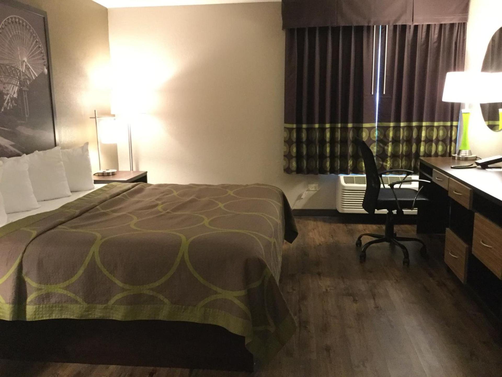 Super 8 by Wyndham South Holland photo 15