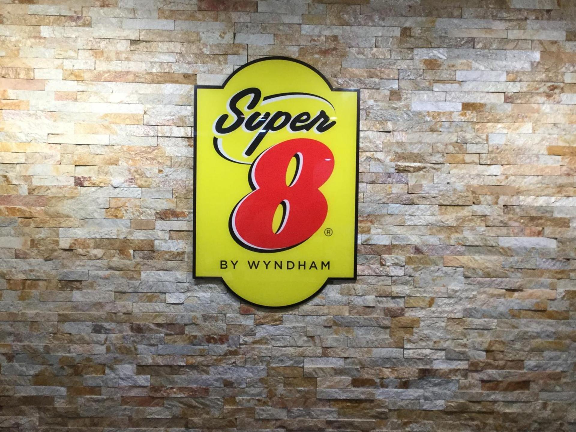Super 8 by Wyndham South Holland photo 9