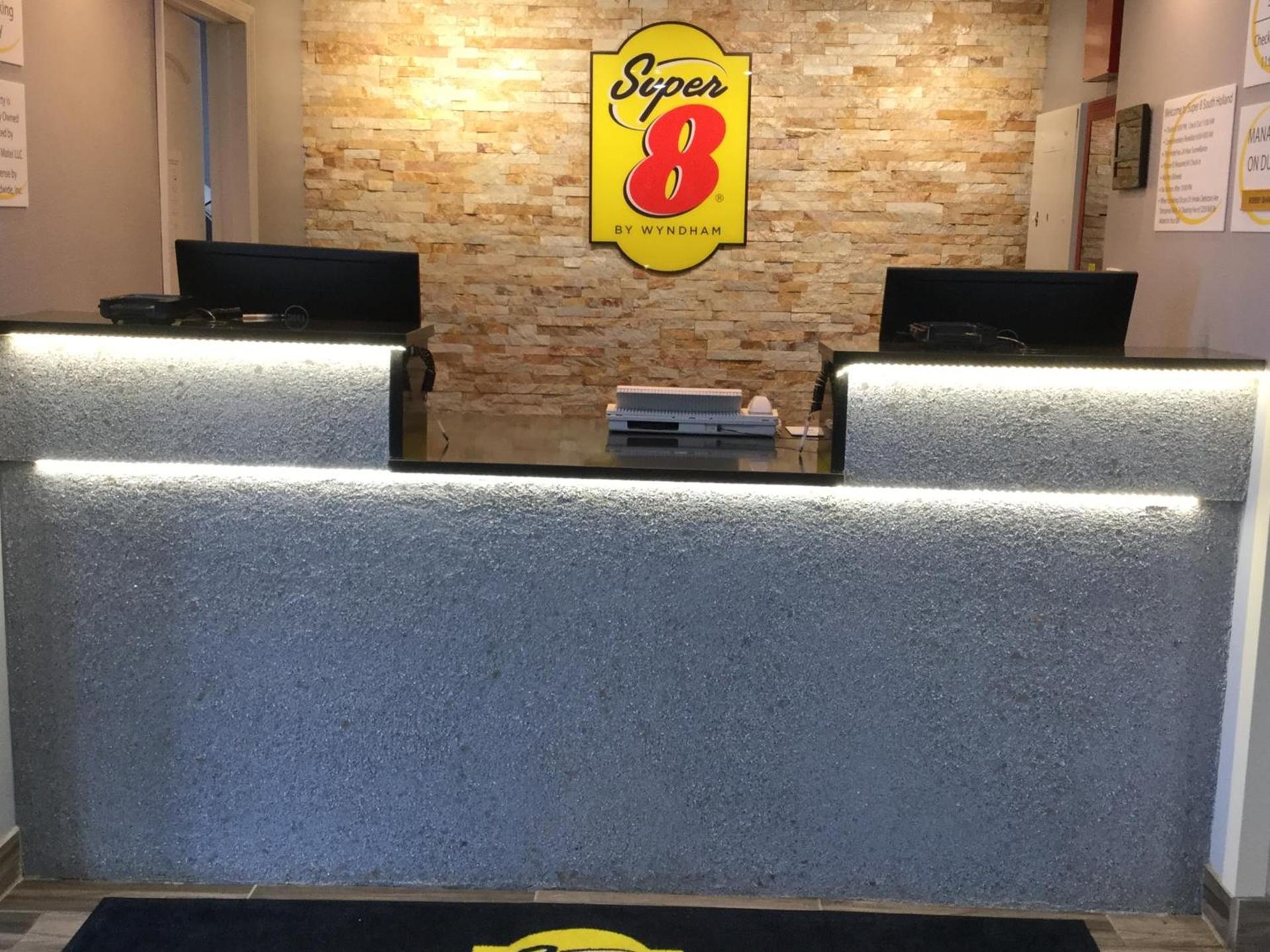 Super 8 by Wyndham South Holland photo 6