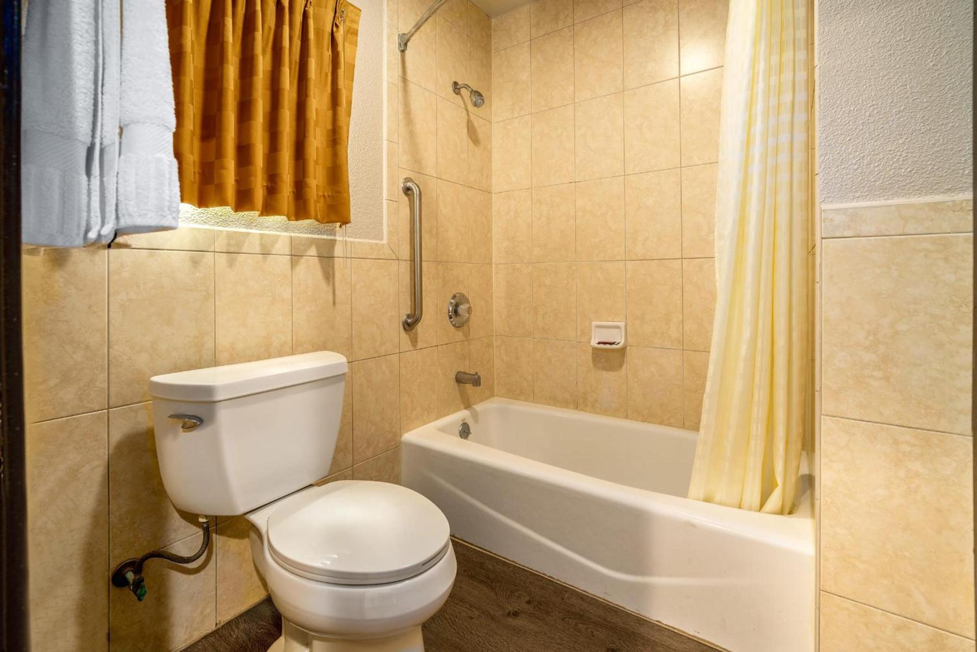 Oak Park Motel photo 6
