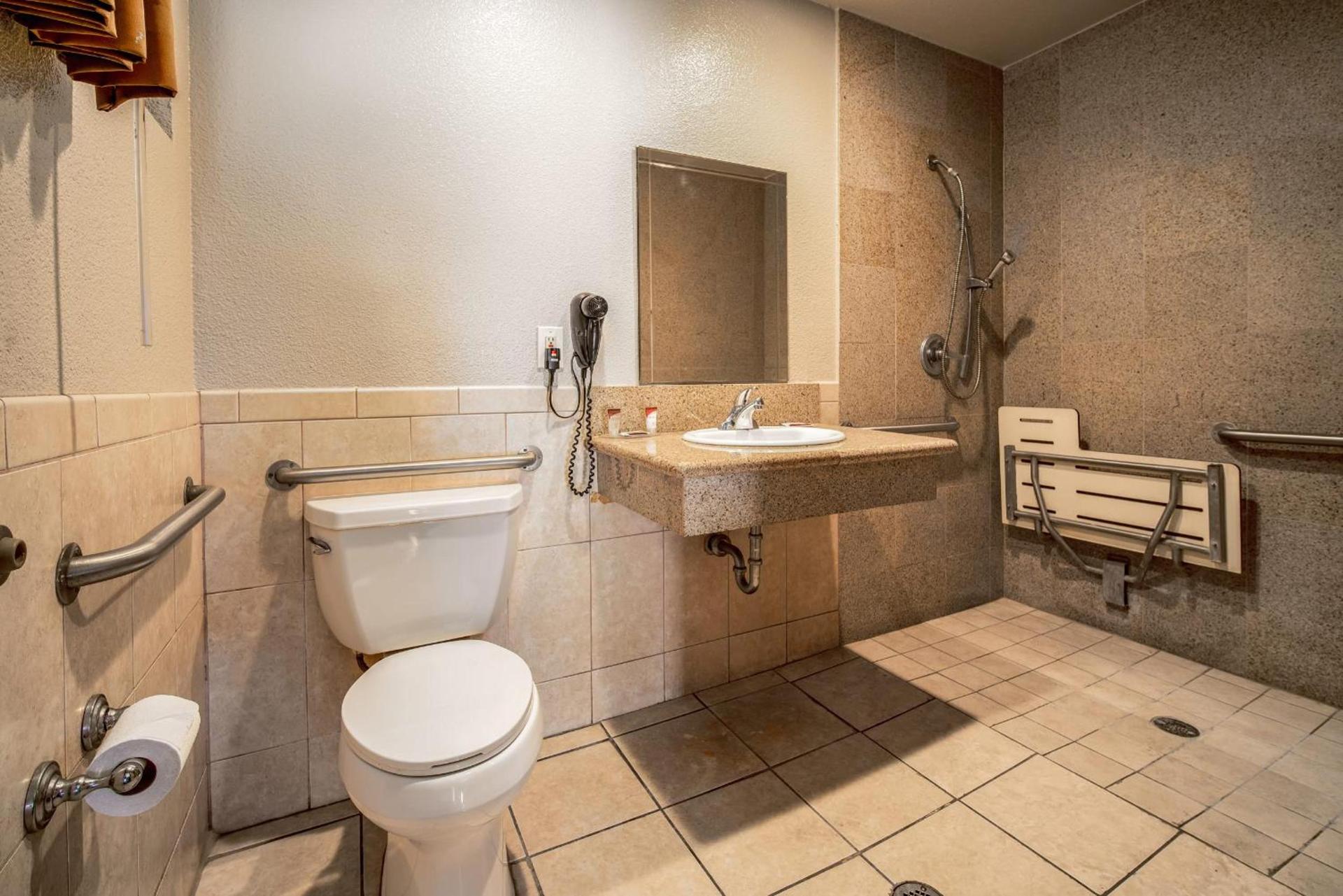 Oak Park Motel photo 10