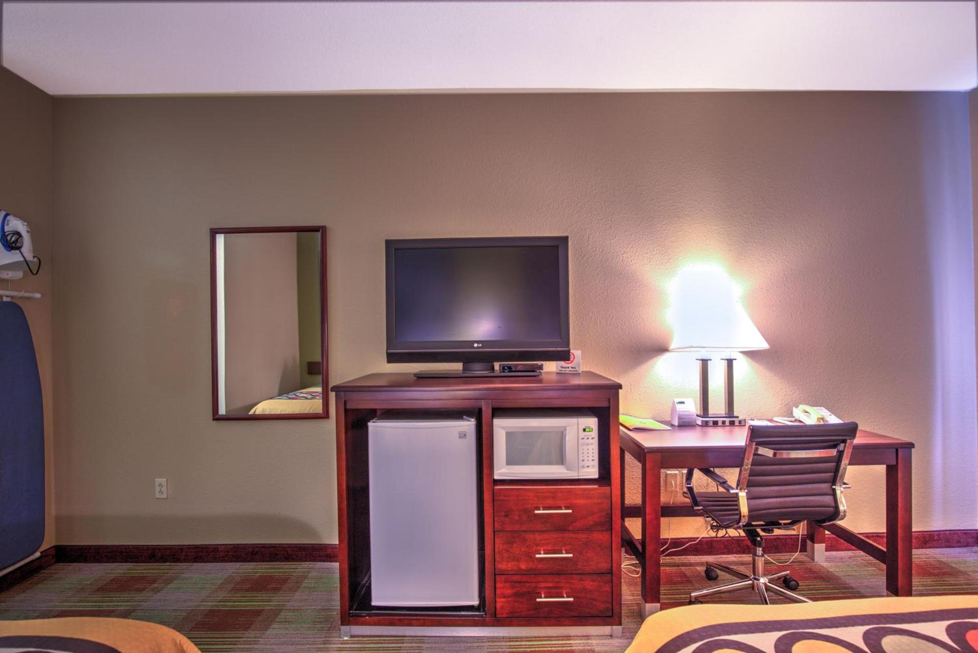Super 8 by Wyndham Waterloo photo 33