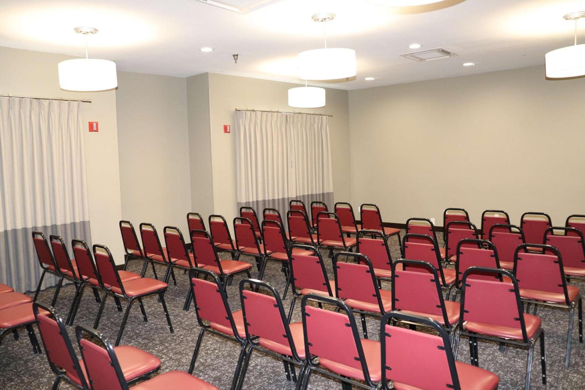 Best Western Porterville Inn photo 13