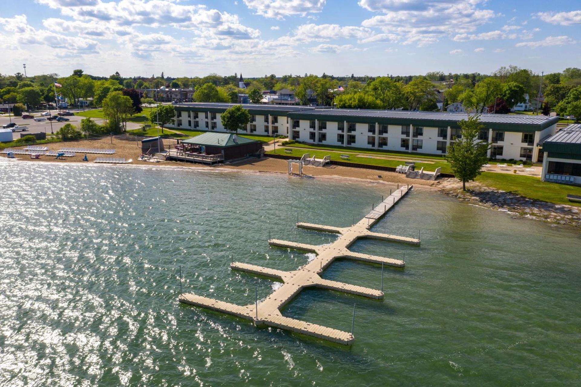 Tawas Bay Beach Resort & Conference Center photo 2
