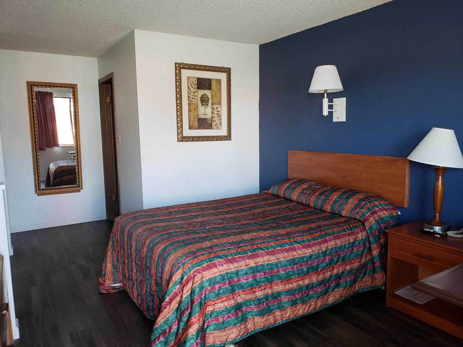 Budget Inn photo 13