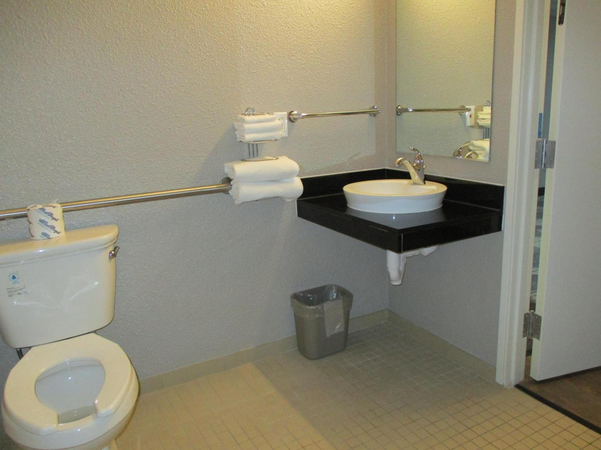 Motel 6-Fort Wayne, IN photo 55