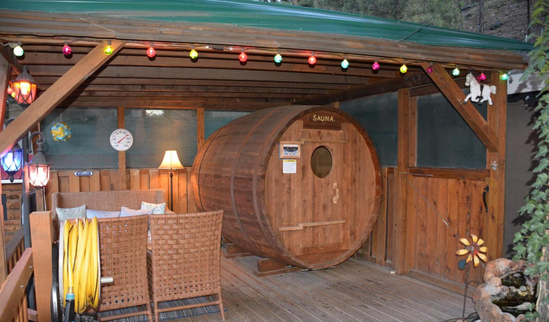 Sitzmark Chalet Inn photo 6
