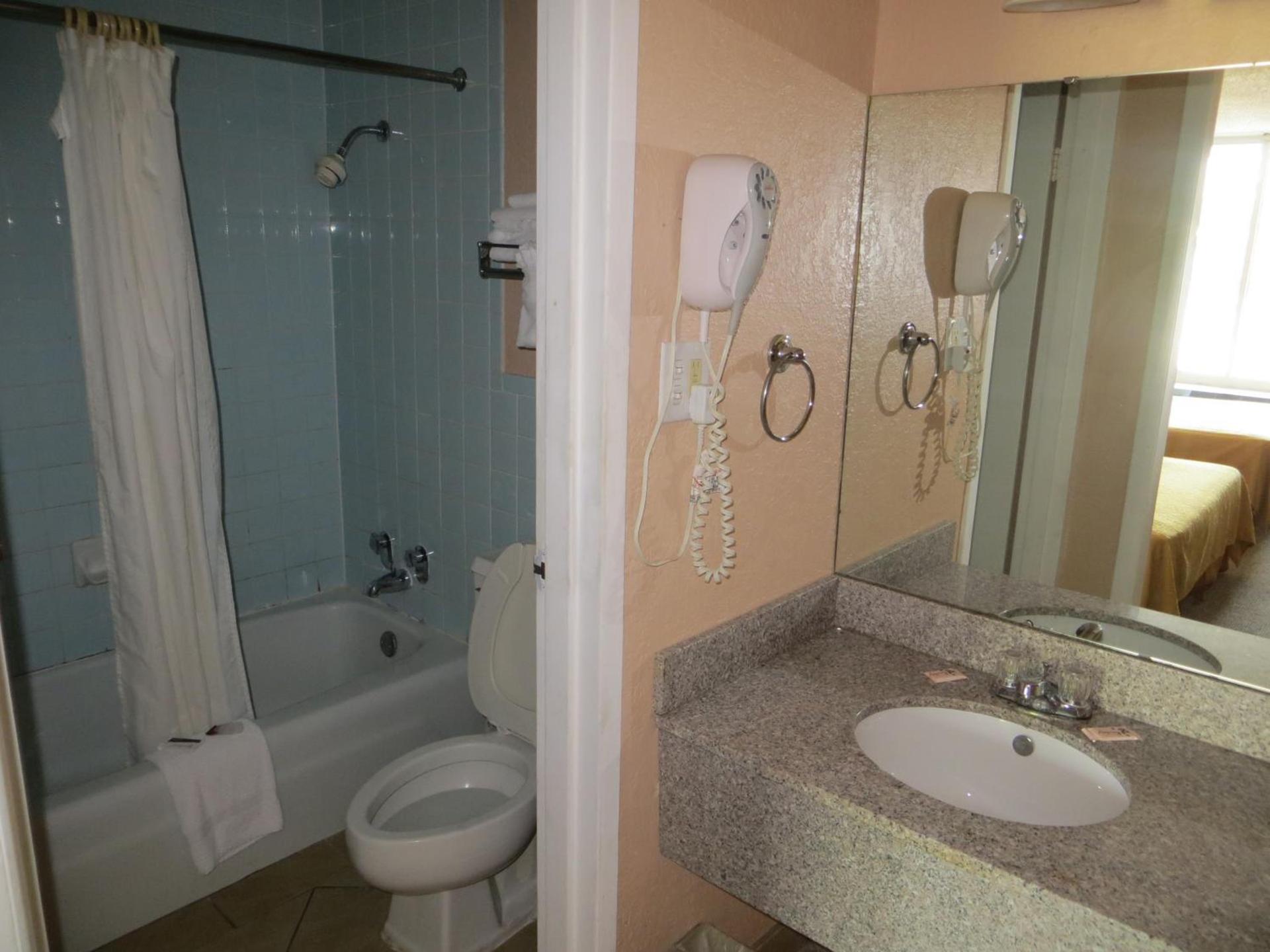 Americourt Extended Stays photo 8