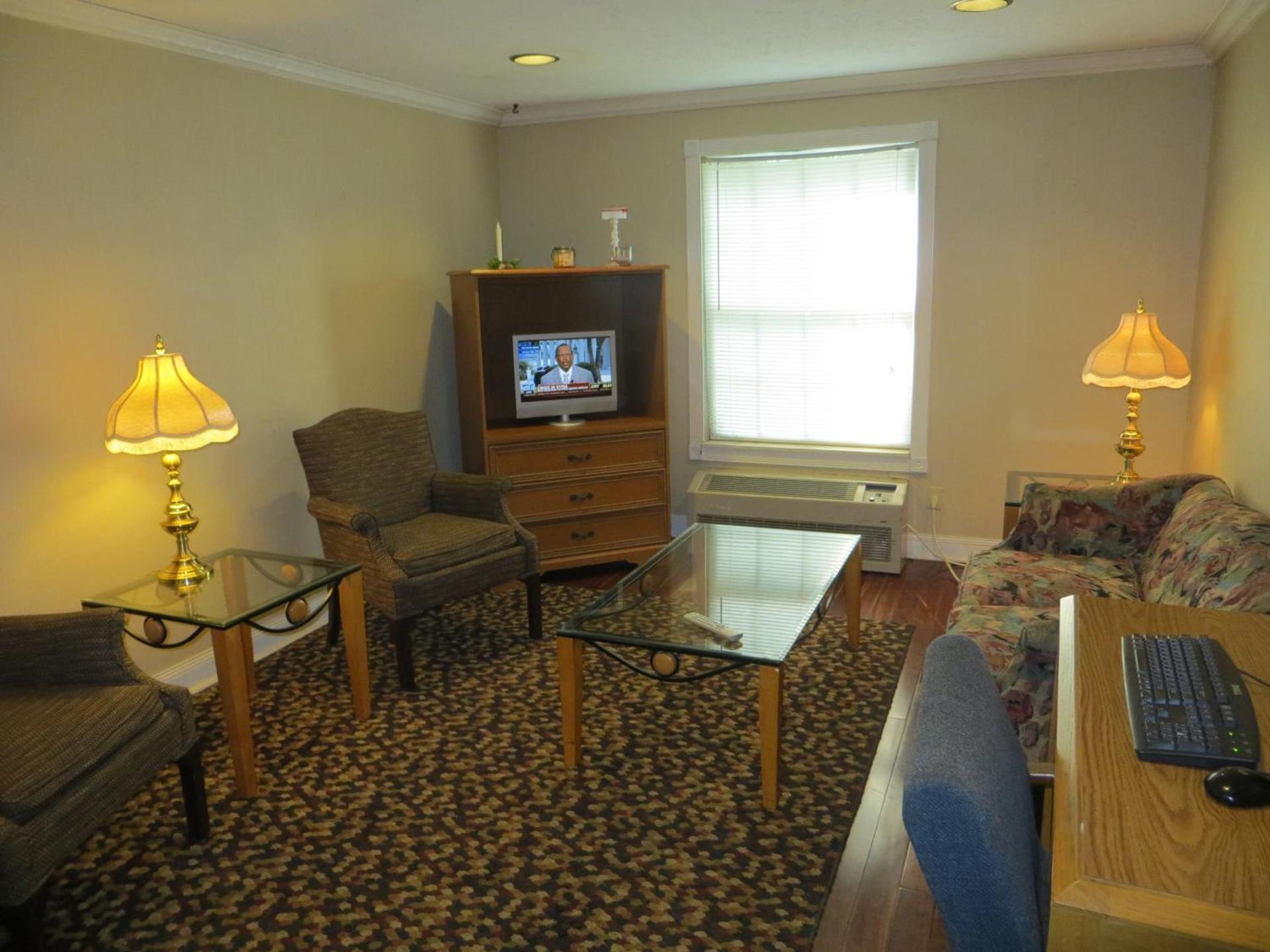 Americourt Hotel and Suites - Elizabethton photo 17