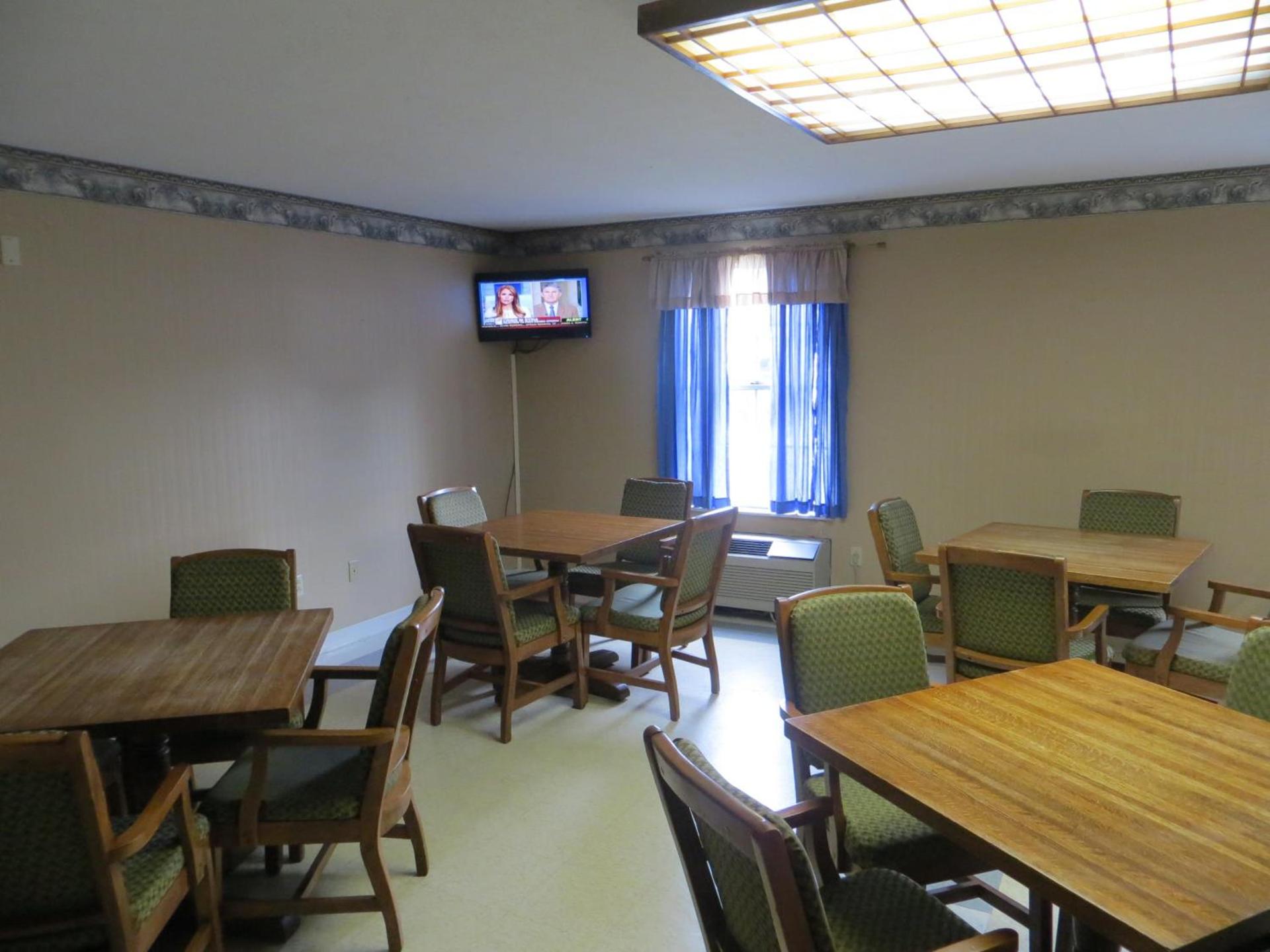 Americourt Hotel and Suites - Elizabethton photo 8