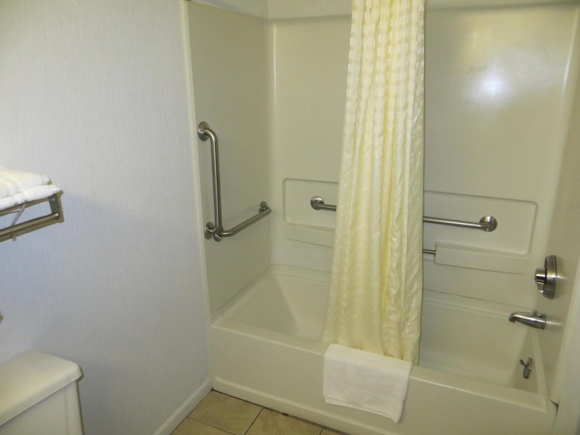 Americourt Hotel and Suites - Elizabethton photo 30