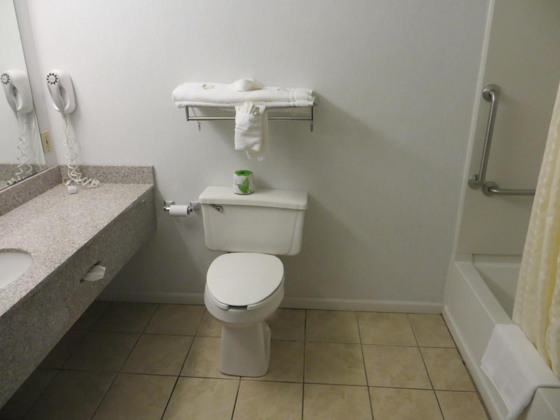 Americourt Hotel and Suites - Elizabethton photo 32